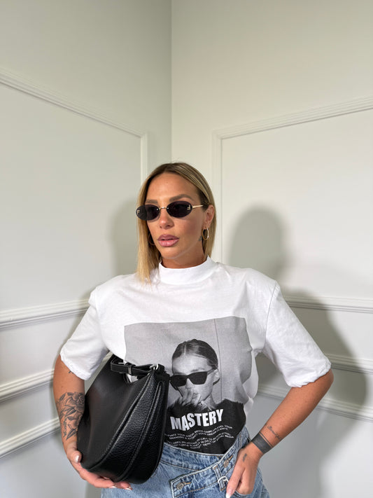 T-shirt oversize mezzo collo con spalline Mastery bianca