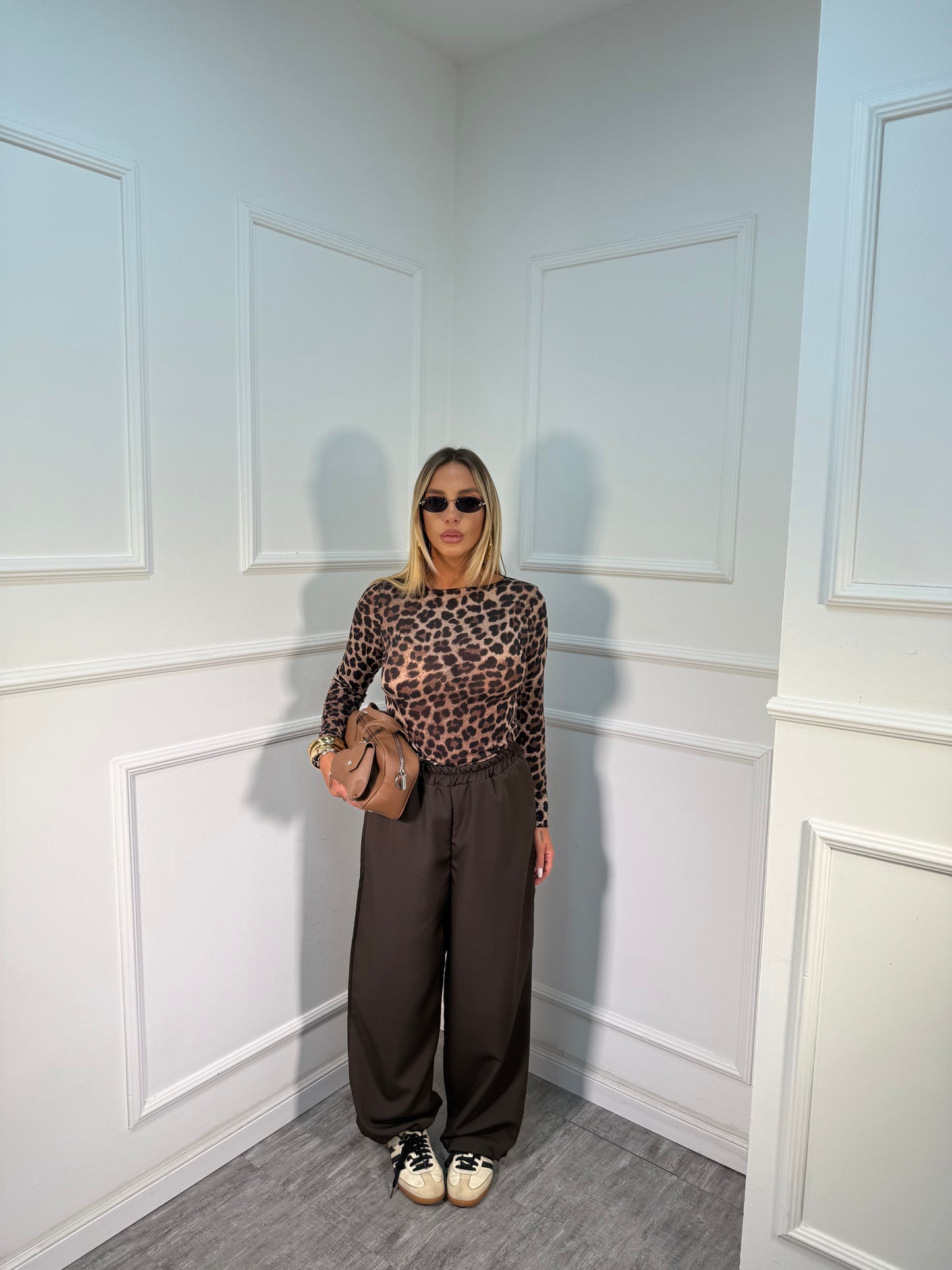 Pantaloni con coulisse sul fondo Low-Cost marrone 22022