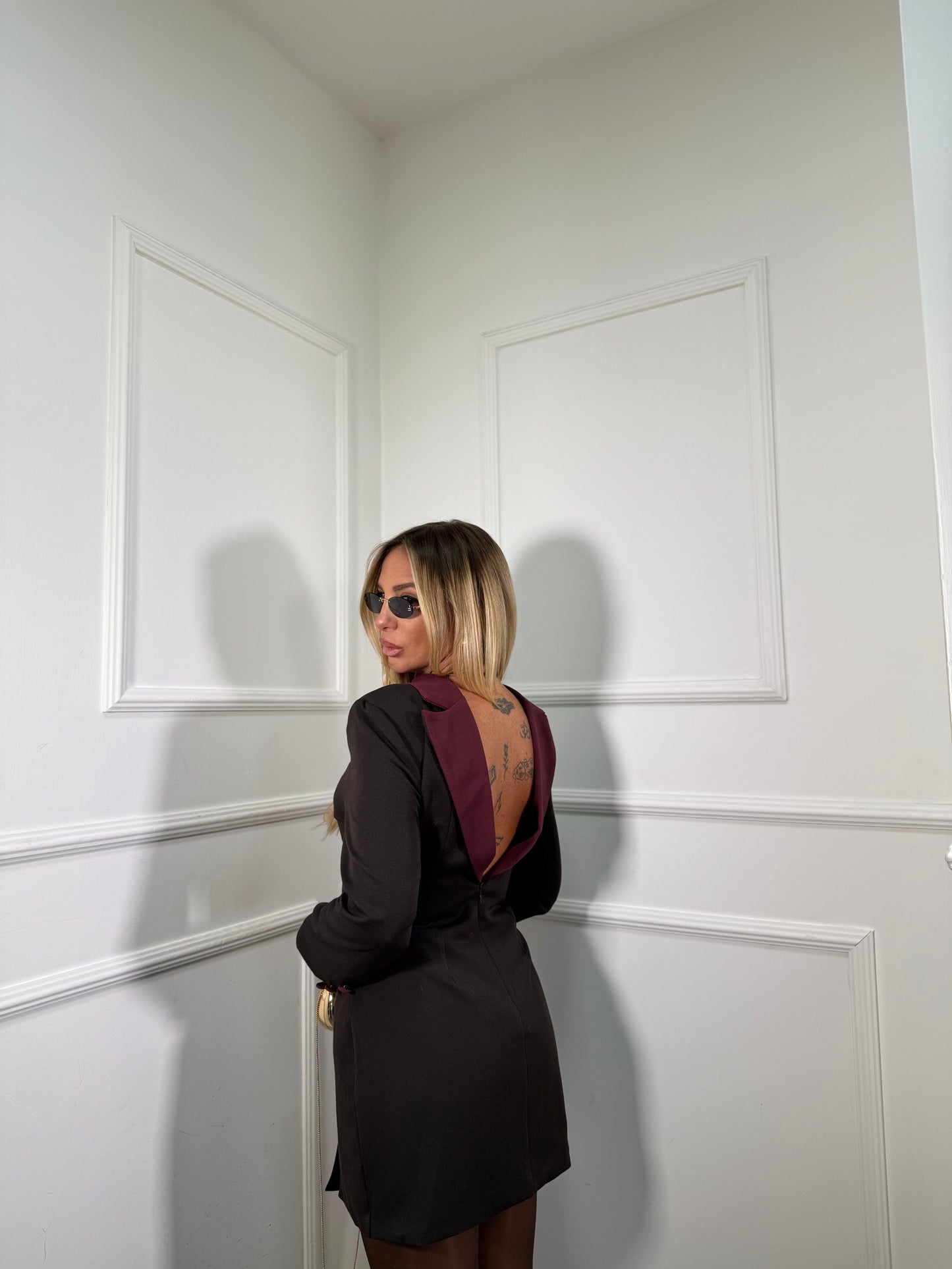 Abito con spalline e scollo sul retro Reverse cacao 605