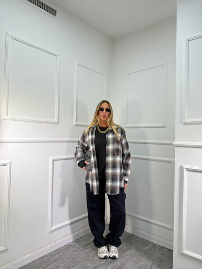 Camicia oversize in flanella con spalline Marshal marrone/bianca 25765