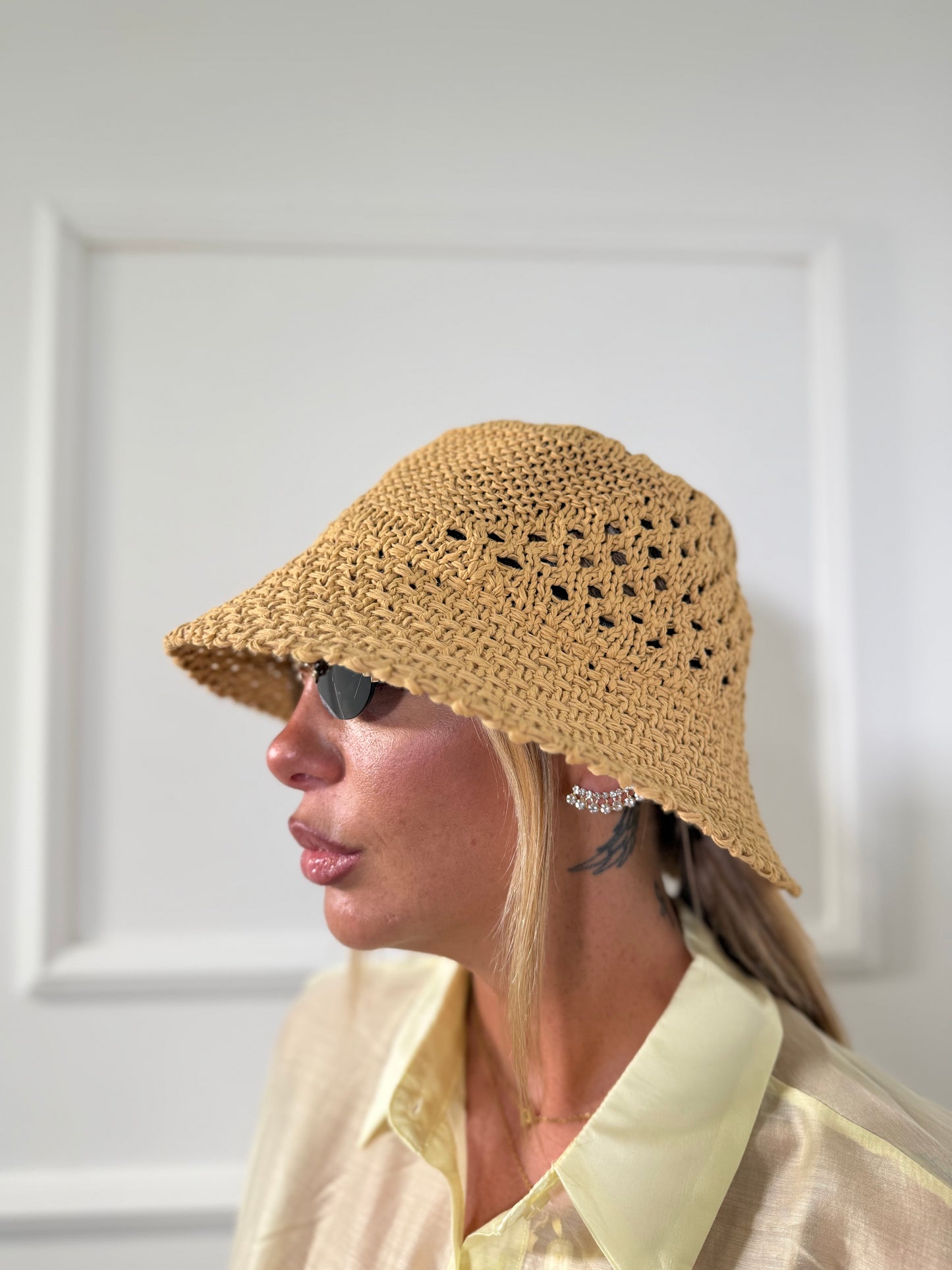 Cappello pescatore in rafia