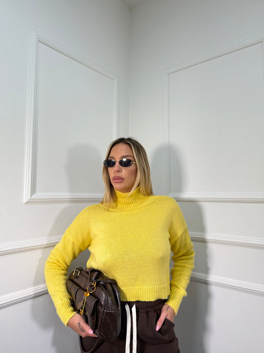Pullover crop collo alto in maglia giallo 022469