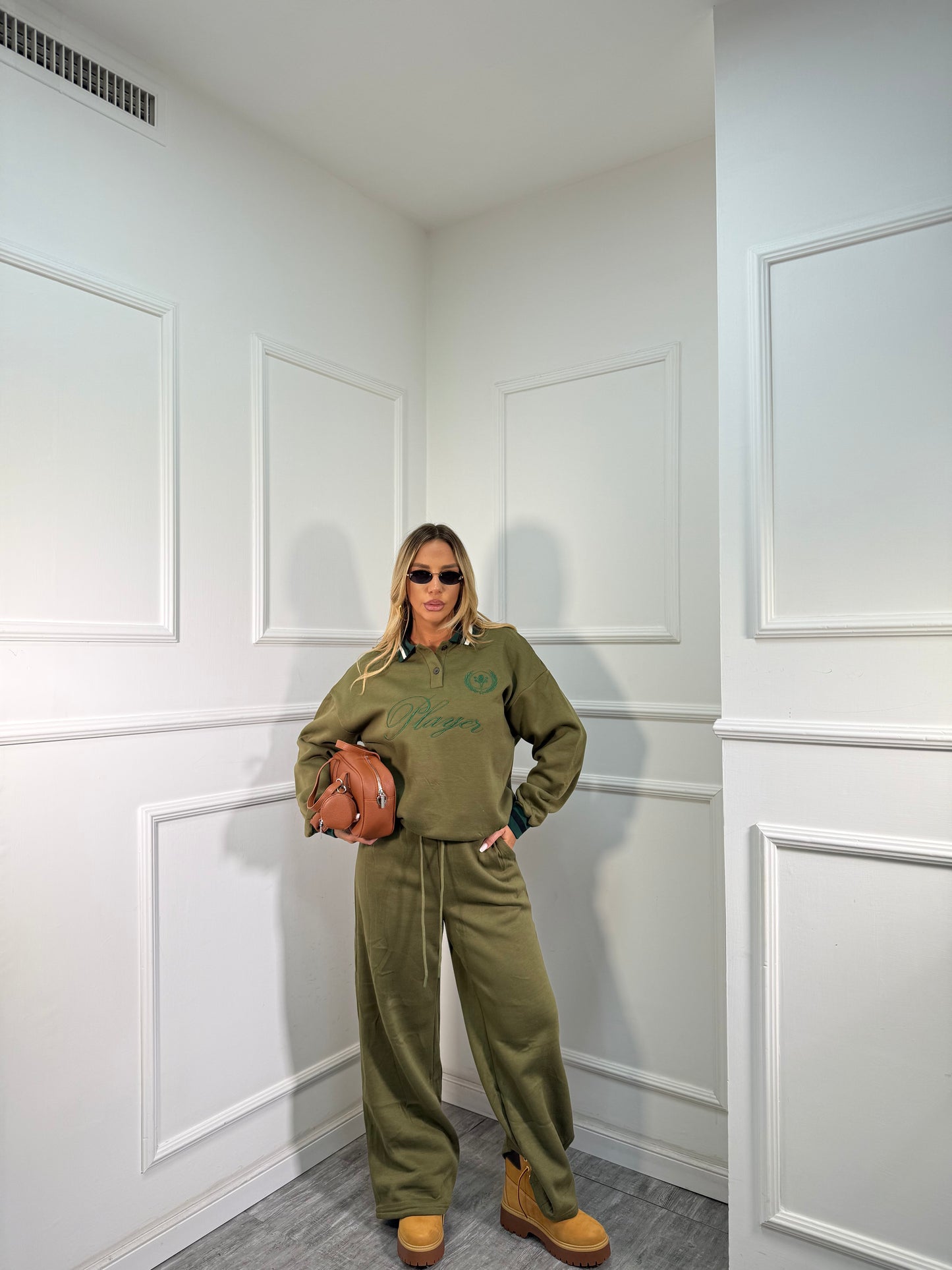 Coordinato in tuta Player verde oliva rt701