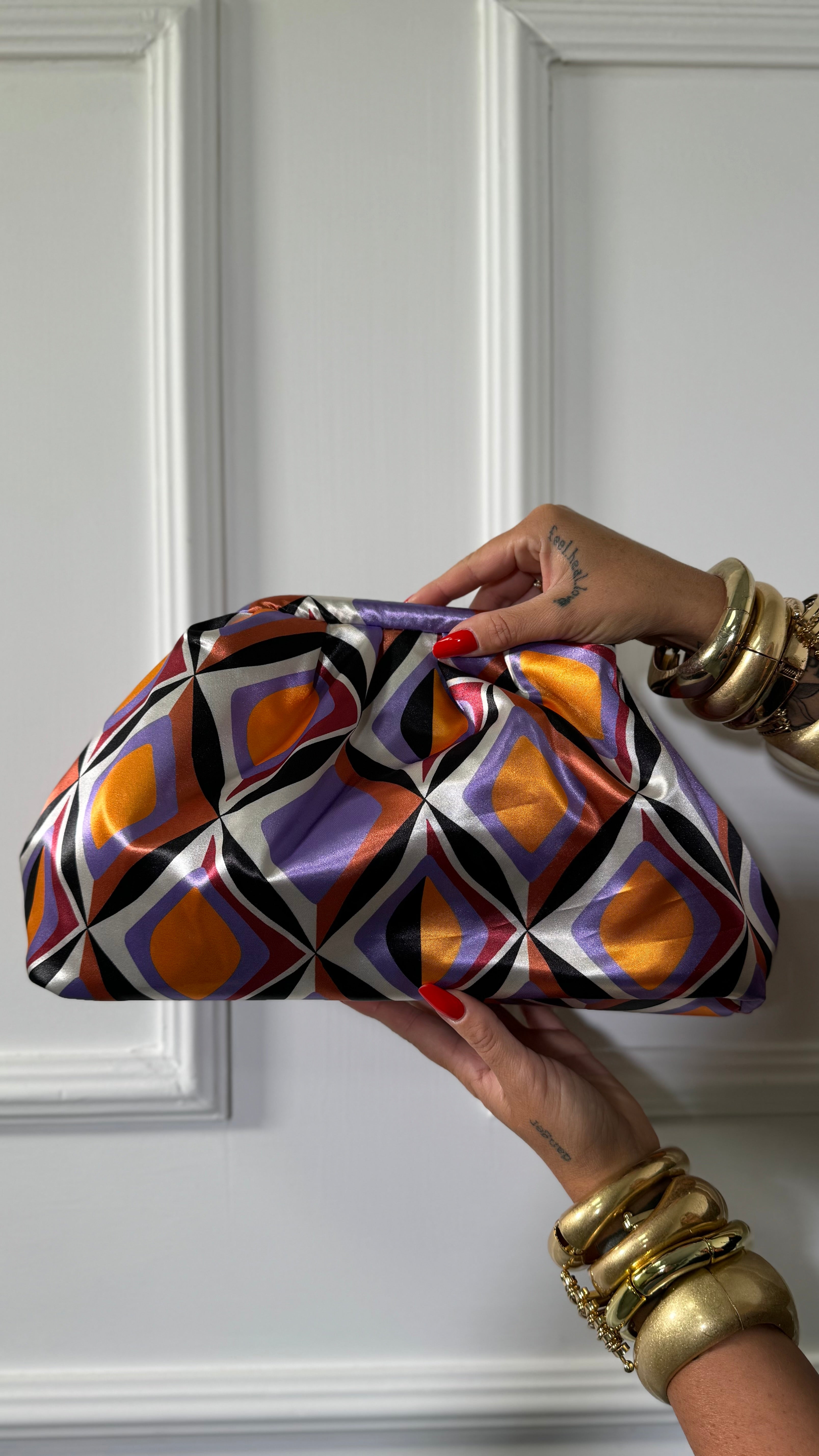 Maxi clatch in satin multicolor