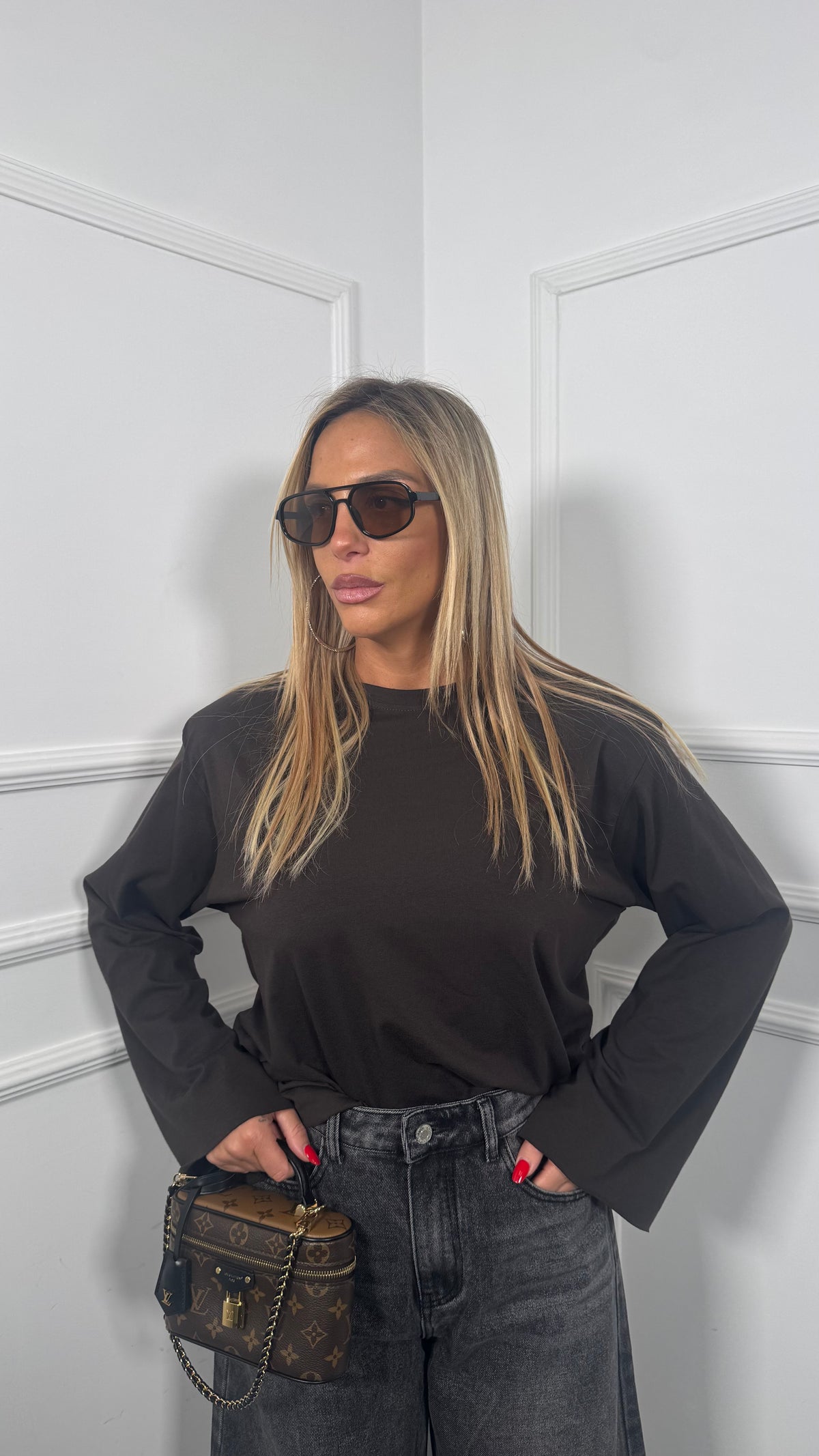 Shirt con spalline taglio vivo cioccolato  22872