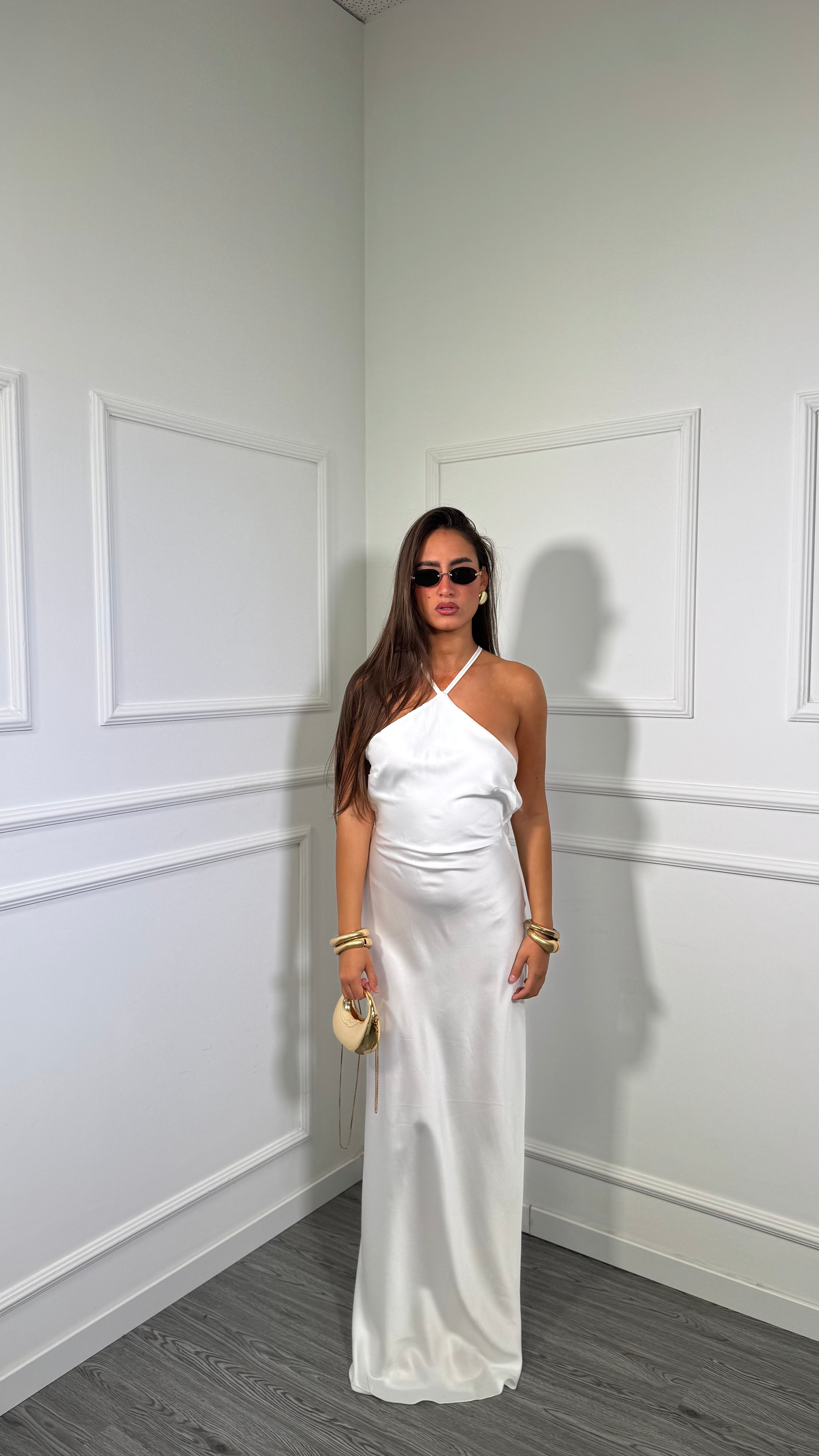 Abito lungo in satin scollo sul retro bianco 60536