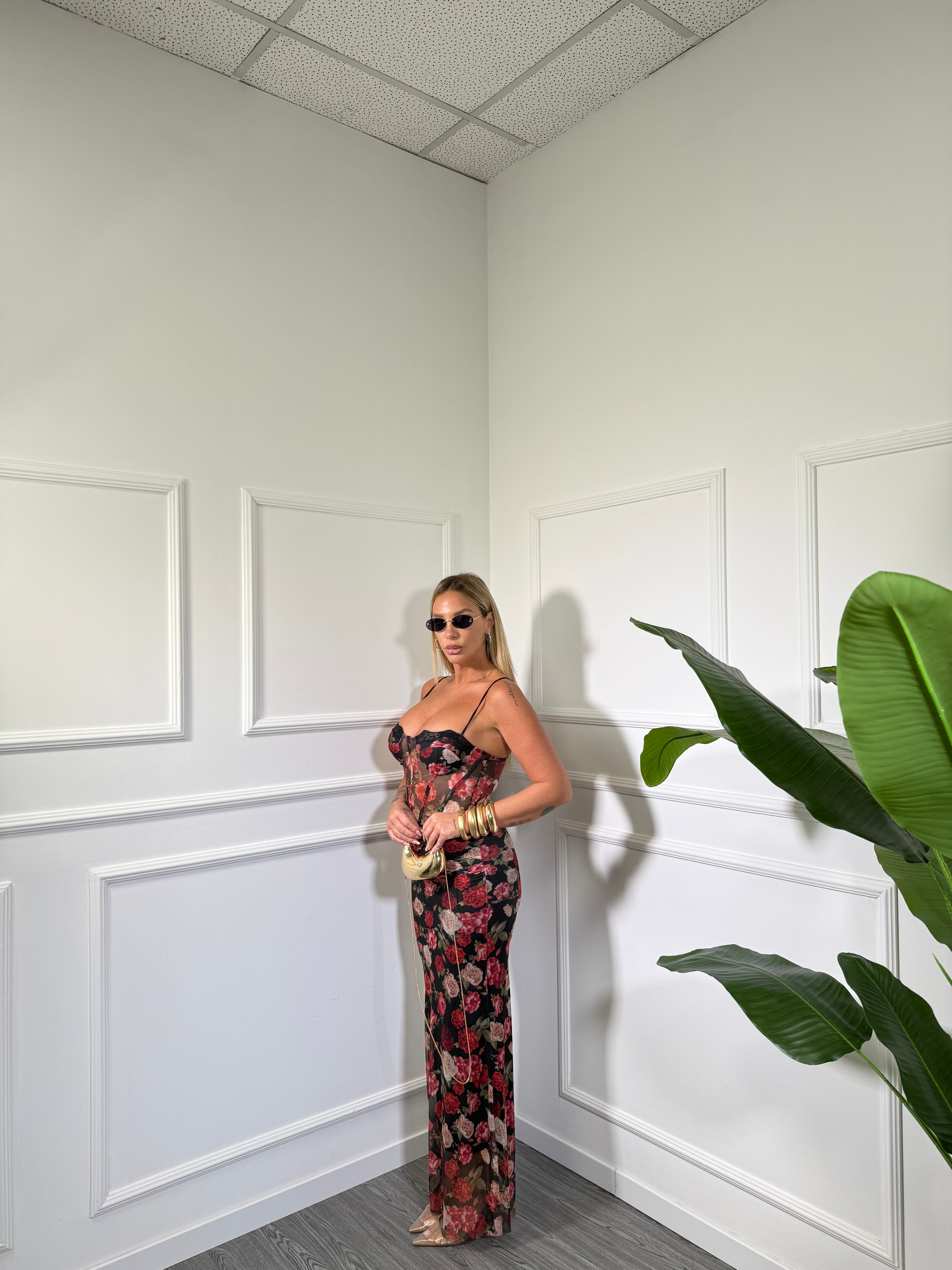 Abito midi in chiffon con pizzo drappeggiato Nizza floreale nero 474808