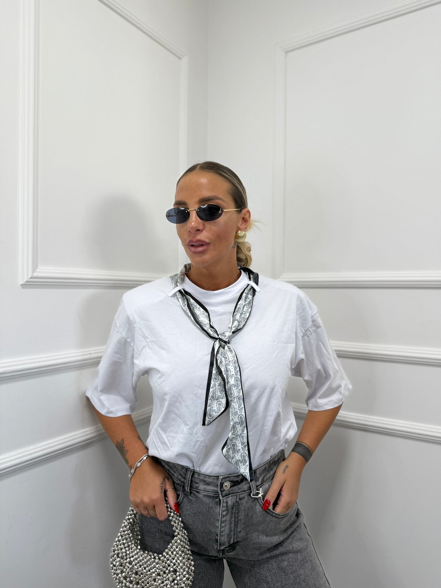 T-shirt spalline con foulard Etró (foulard nero) by justwest 2625t