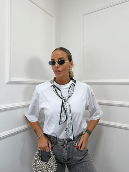 T-shirt spalline con foulard Etró (foulard nero) by justwest 2625t