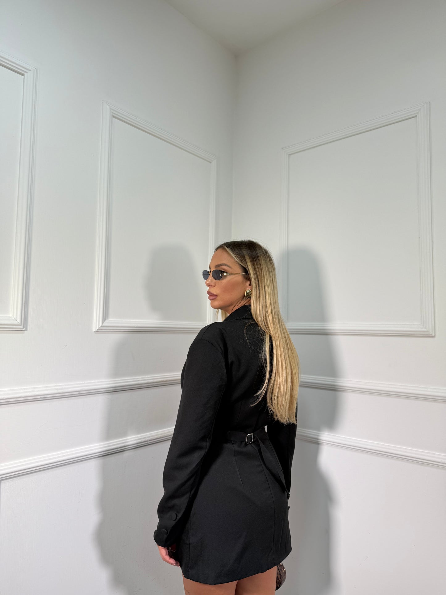 Abito giacca con spalline Montecarlo nero 510