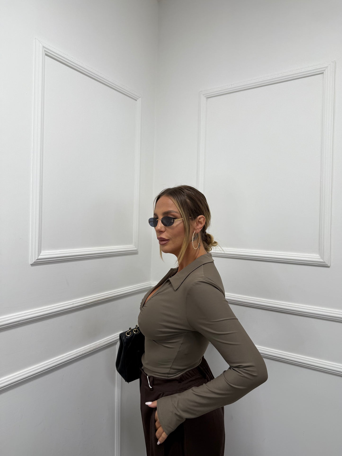 Body con colletto camicia taupe 5239