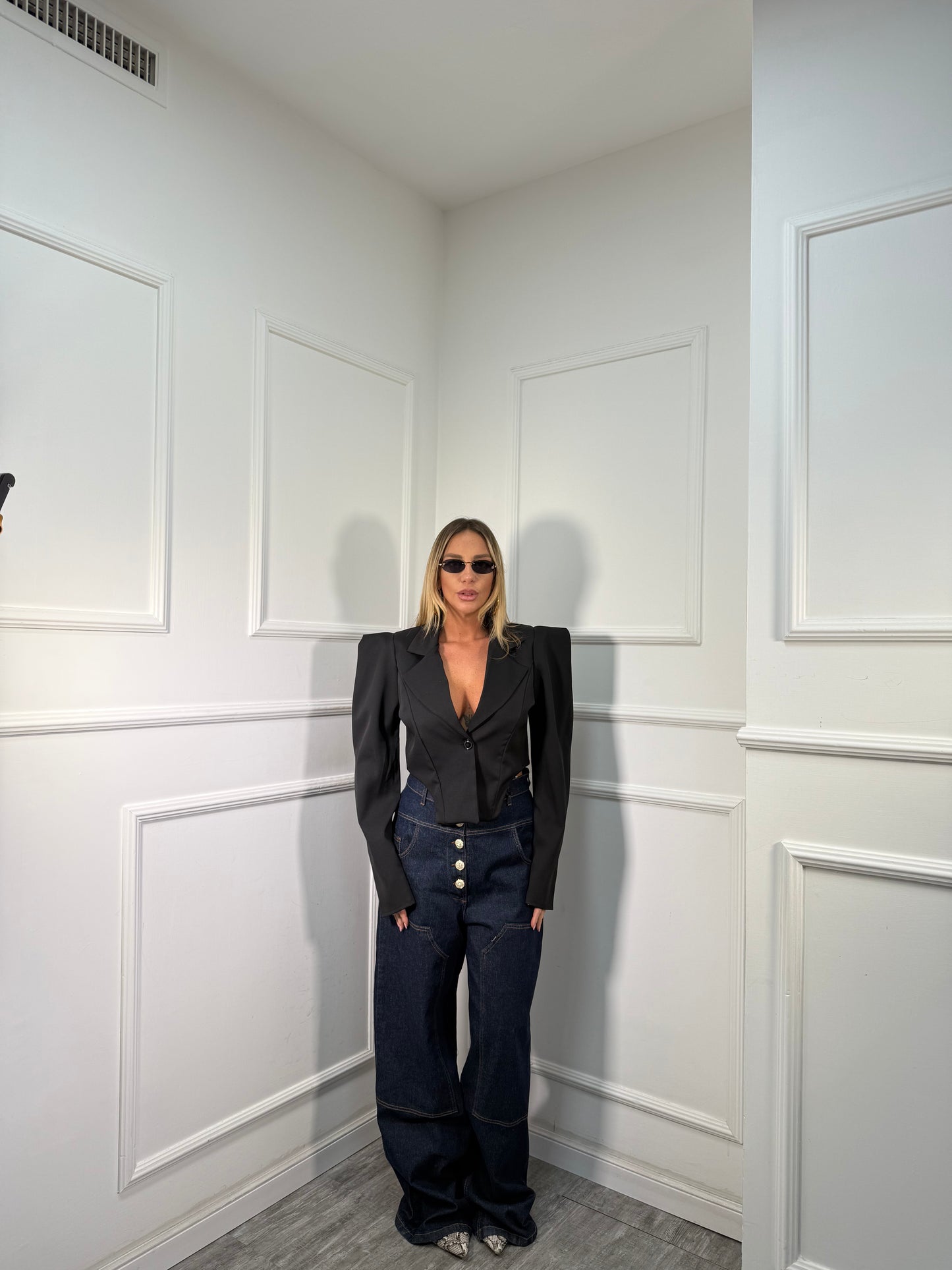 Blazer crop con spalline Krizia nero