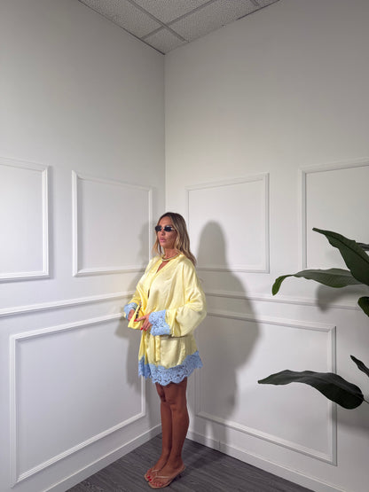 Kimono in satin e pizzo Kesya giallo