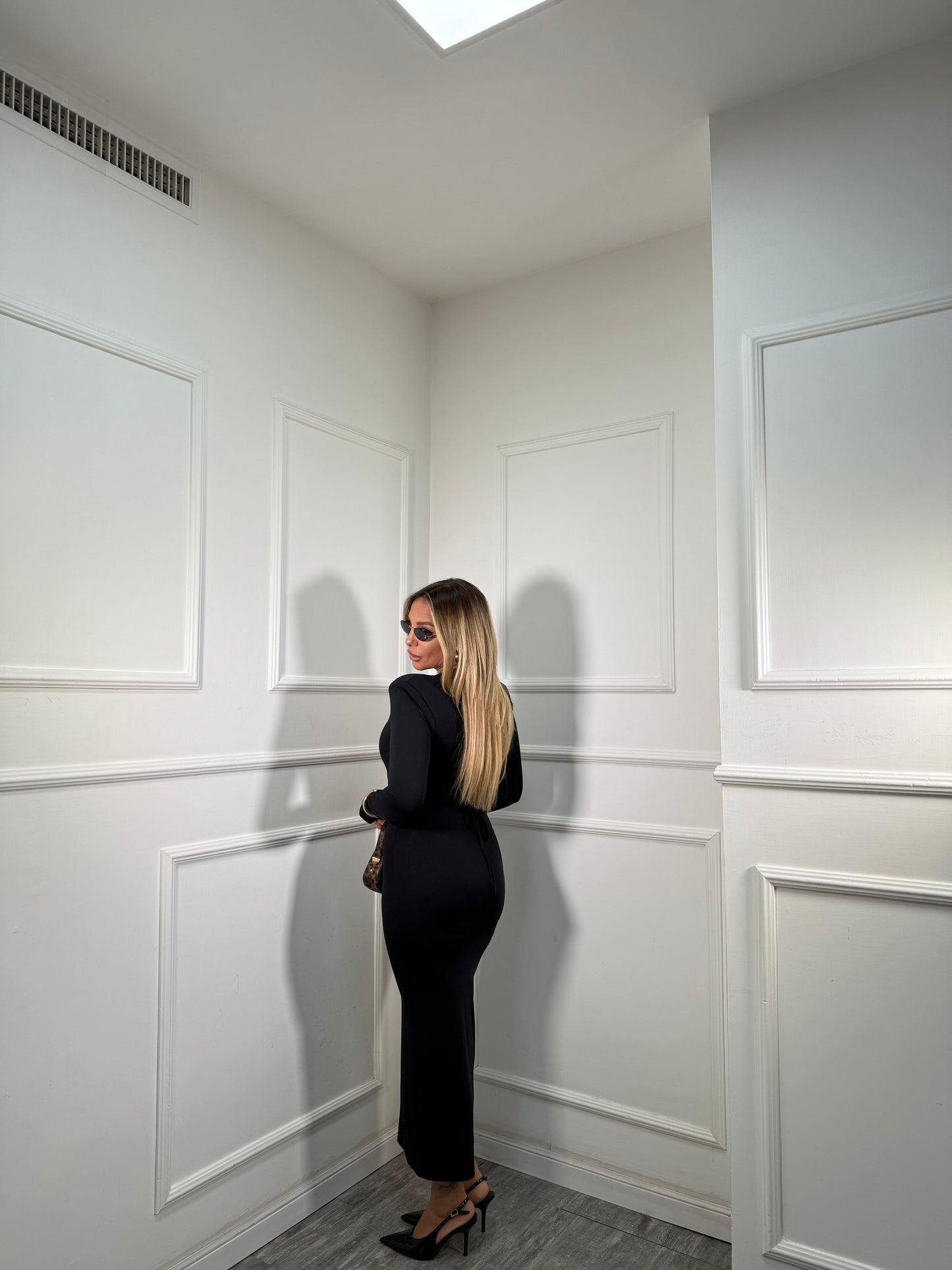 Abito midi in lycra con spalline Abraxas nero 14483