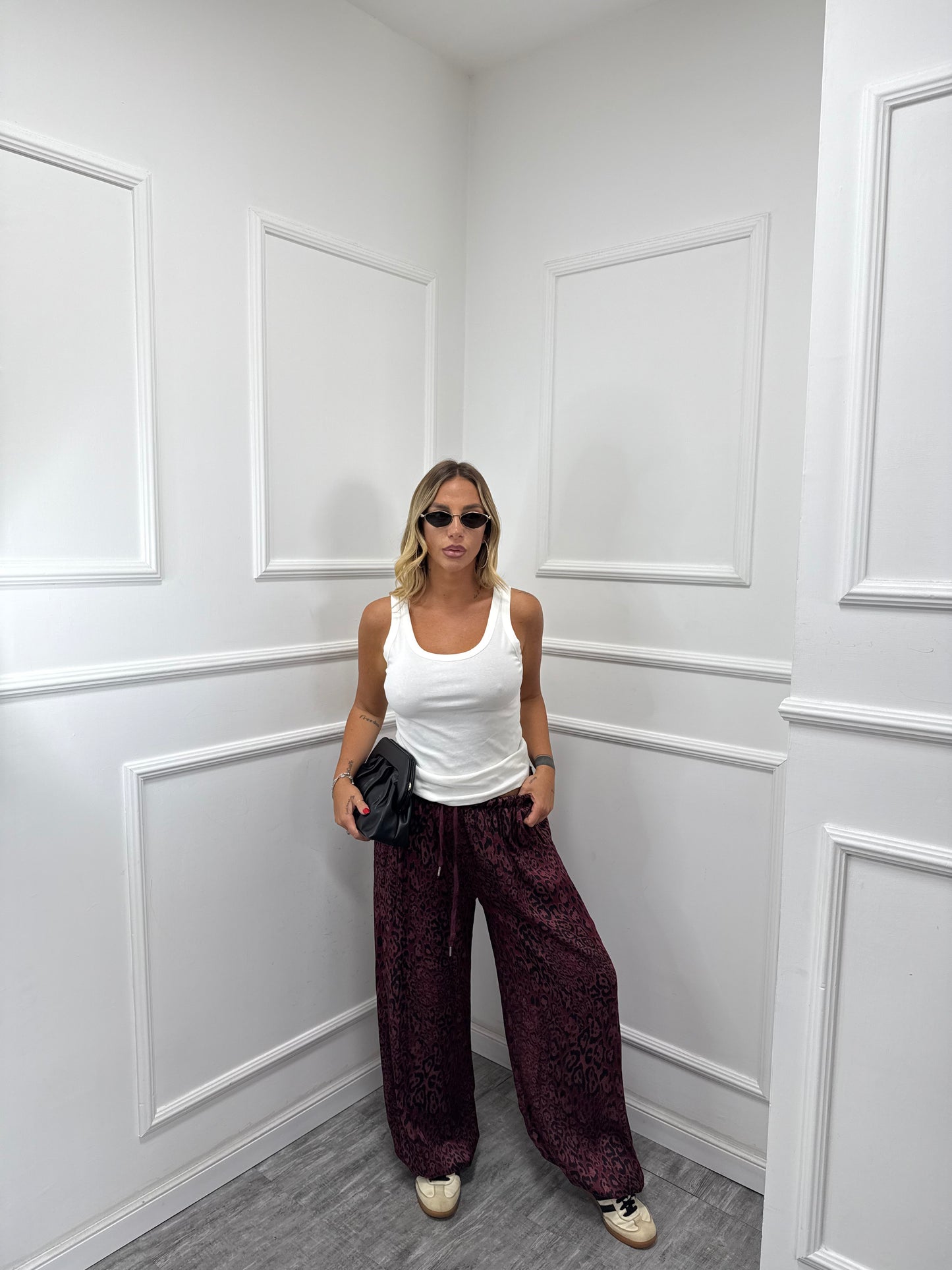 Pantaloni balloon in satin maculati bordeaux 24512