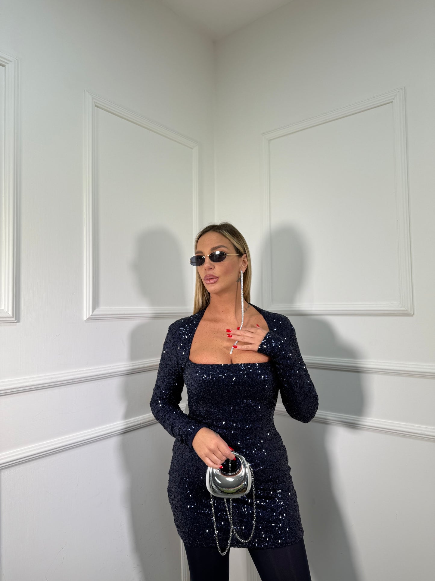 Abito scollo quadrato in micro paillettes Shayla blu notte 13442