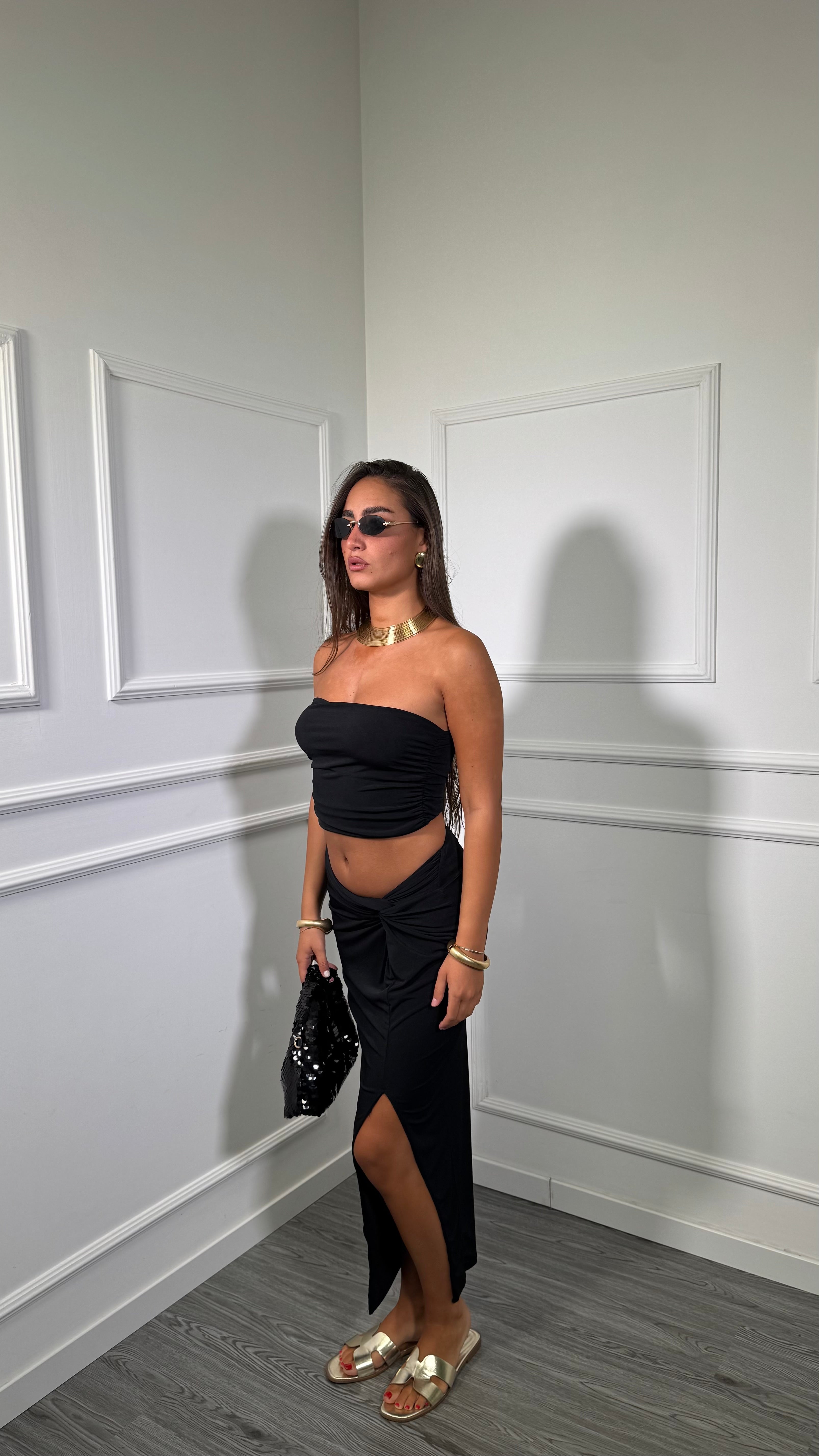 Coordinato in lycra con nodo nero