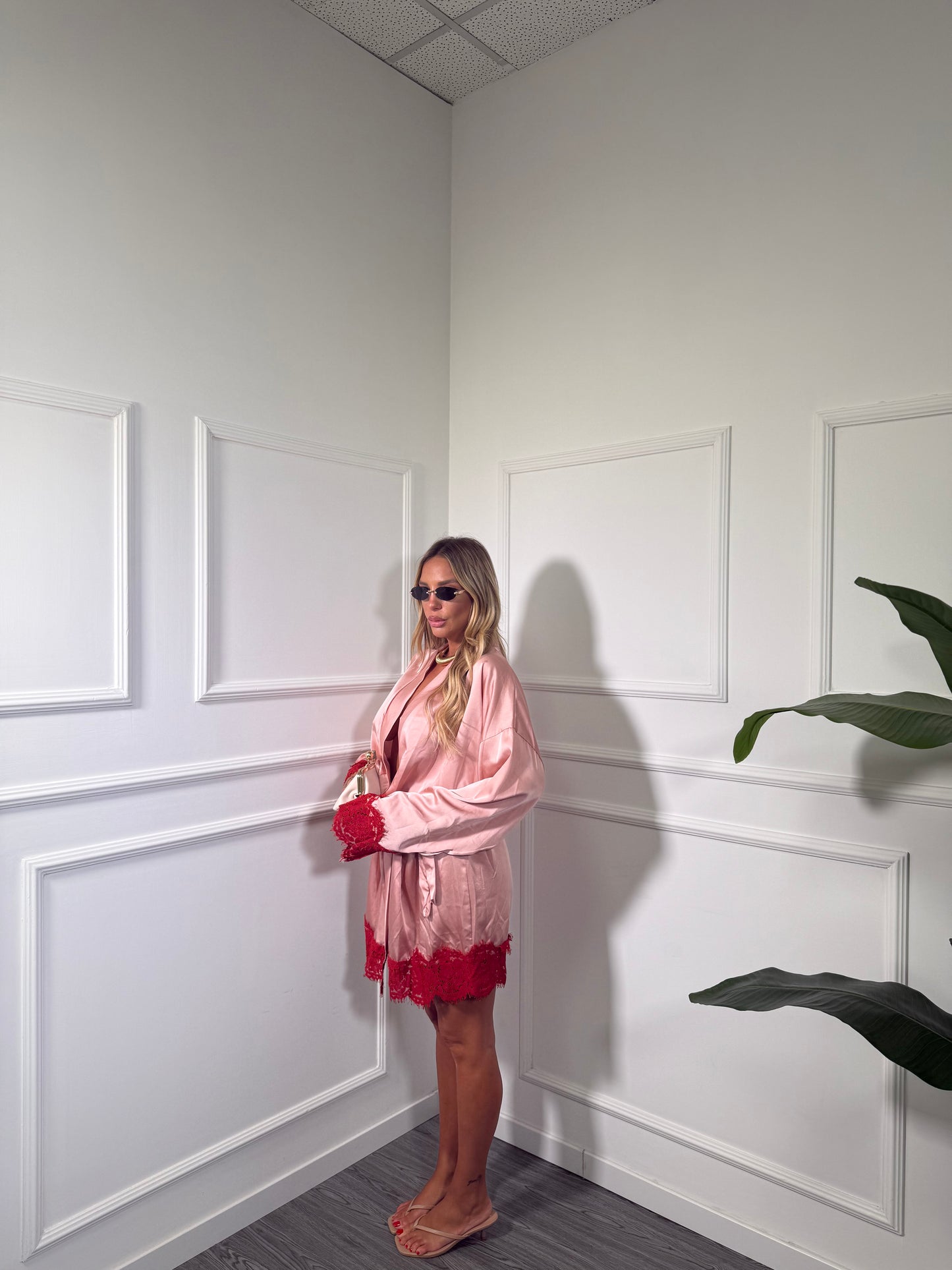 Kimono in satin e pizzo Kesya rosa
