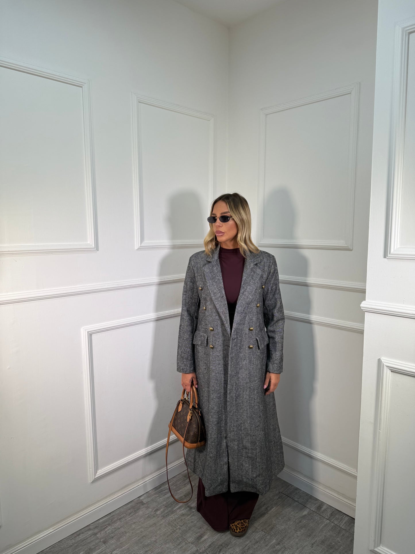 Cappotto spigato doppiopetto con spalline grigio 2898