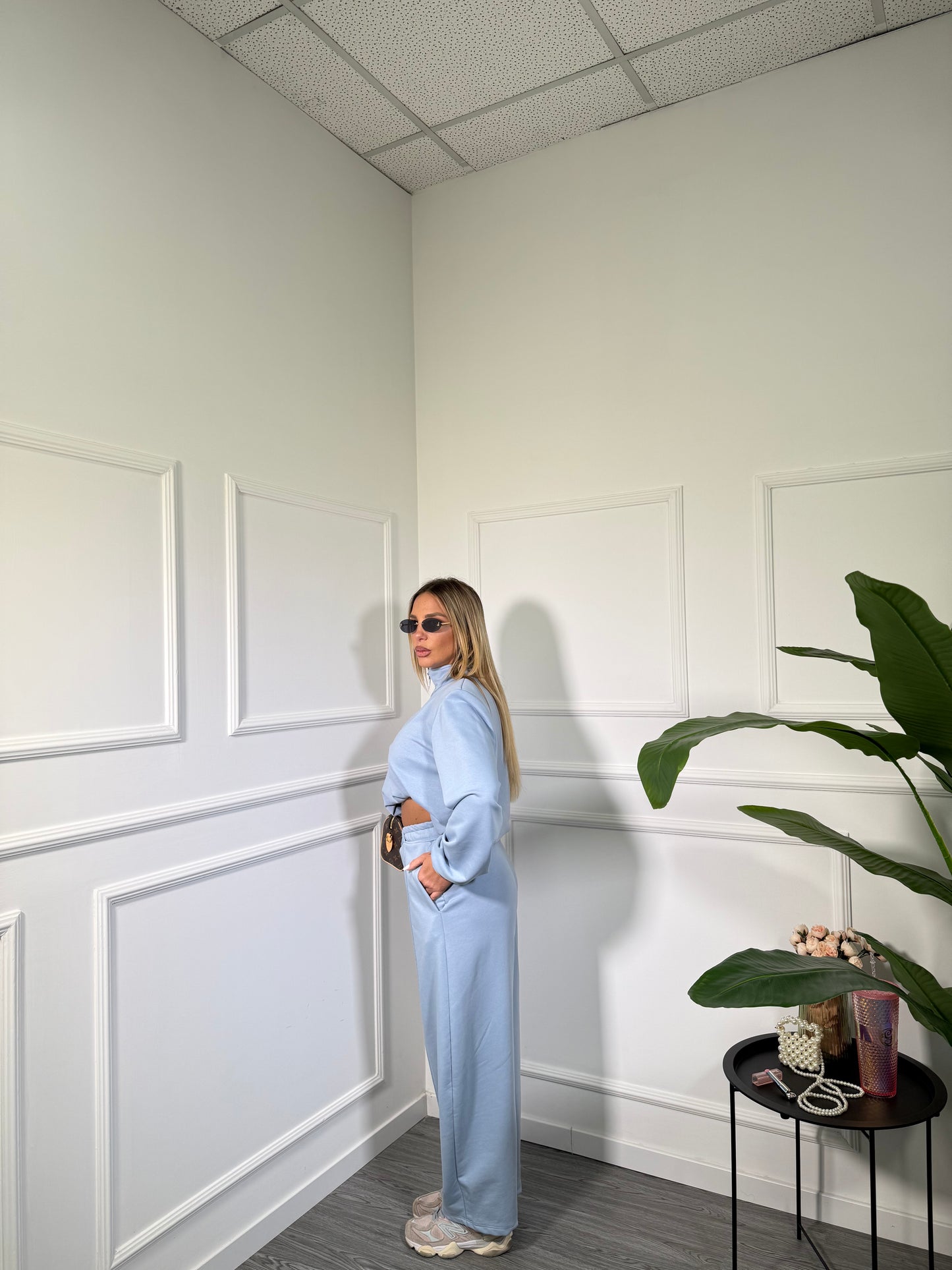 Coordinato tuta con spalline Sally by justwest azzurro polvere