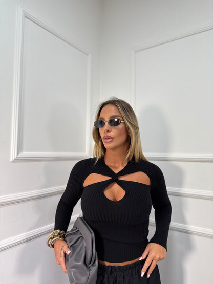 Maglioncino a costine intrecciato nero 8111