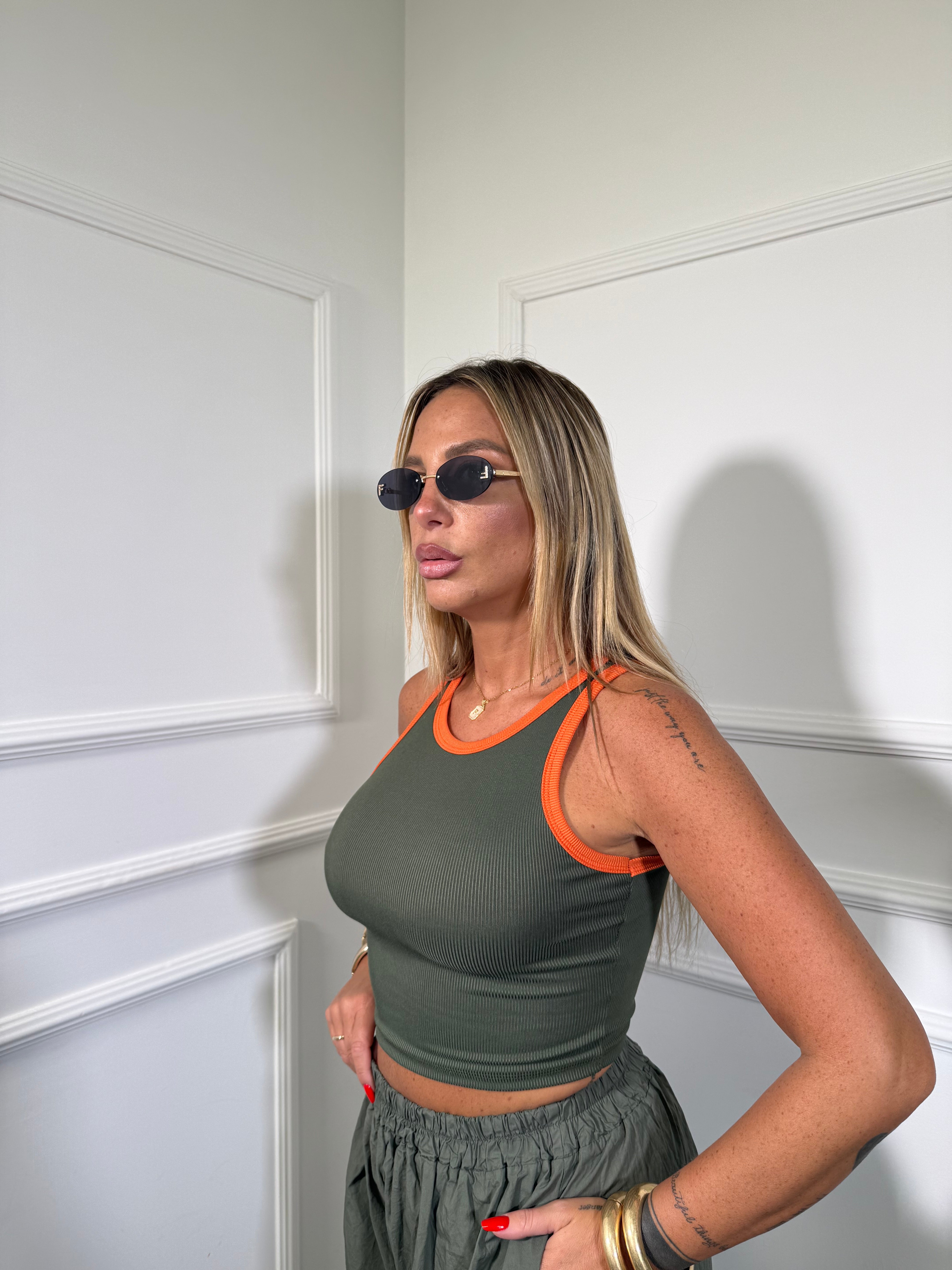 Canotta crop microcostine Contrast (vari colori) 5118