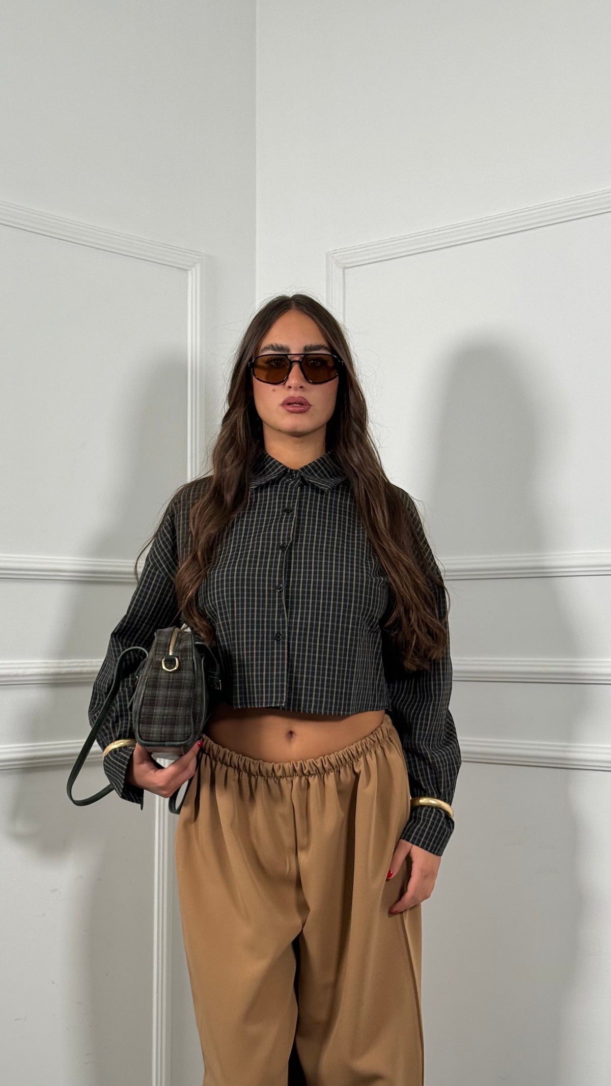 Camicia crop a quadretti British nera dk58065