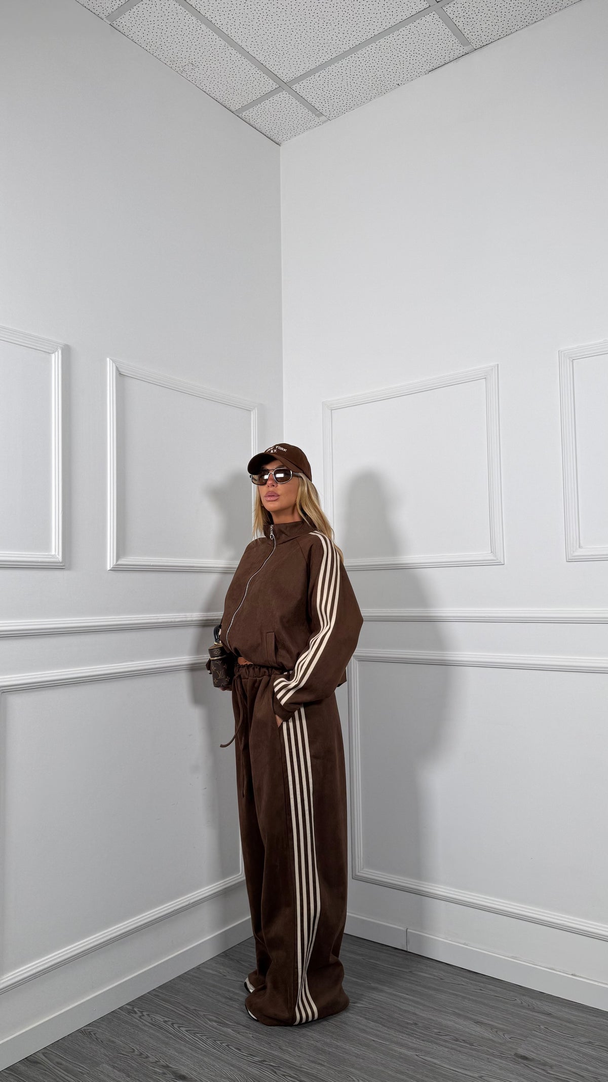 Coordinato tuta ecocamoscio Curvy Smith cioccolato 9182