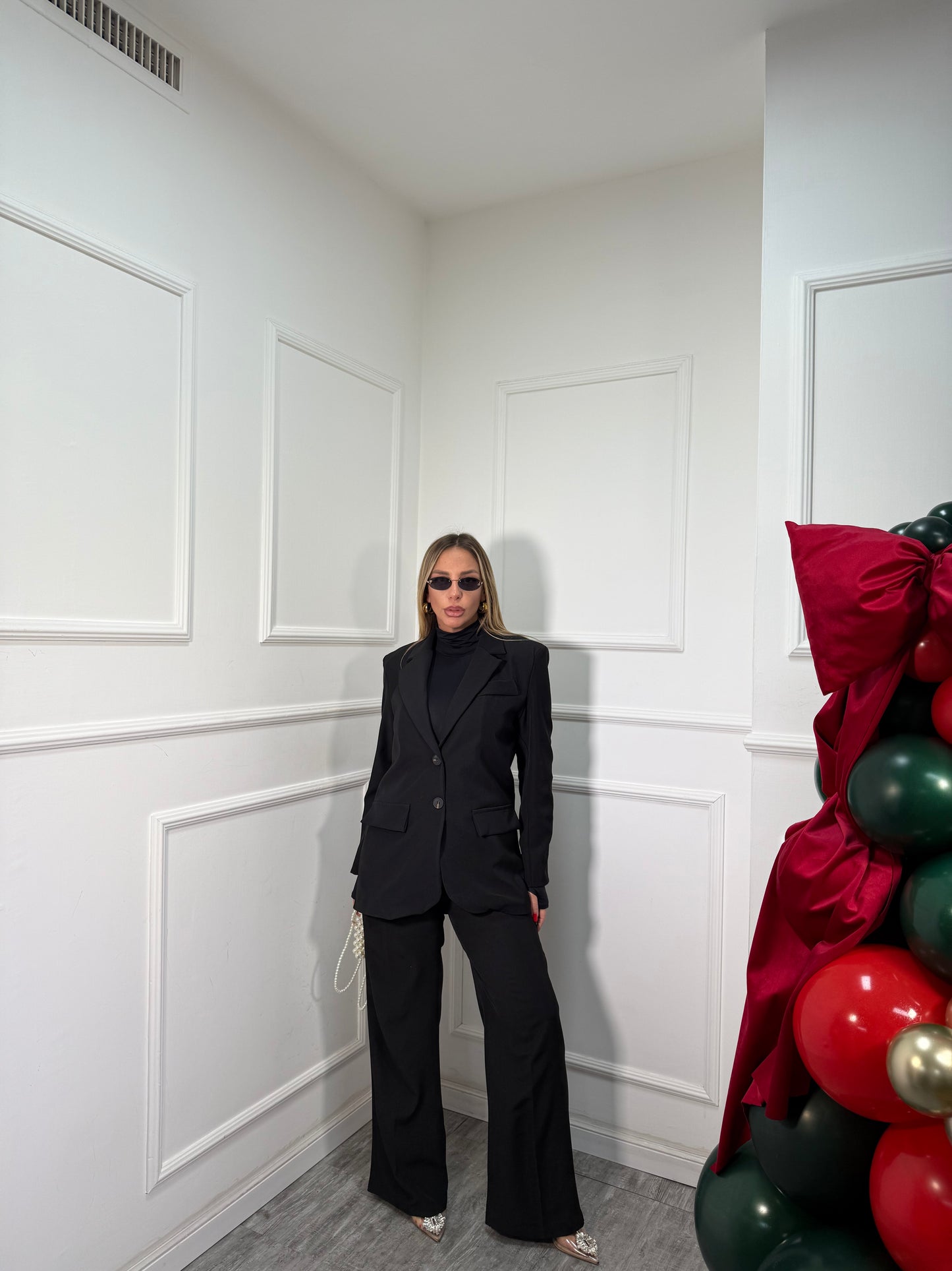 Tailleur con spalline Kendra nero m10114