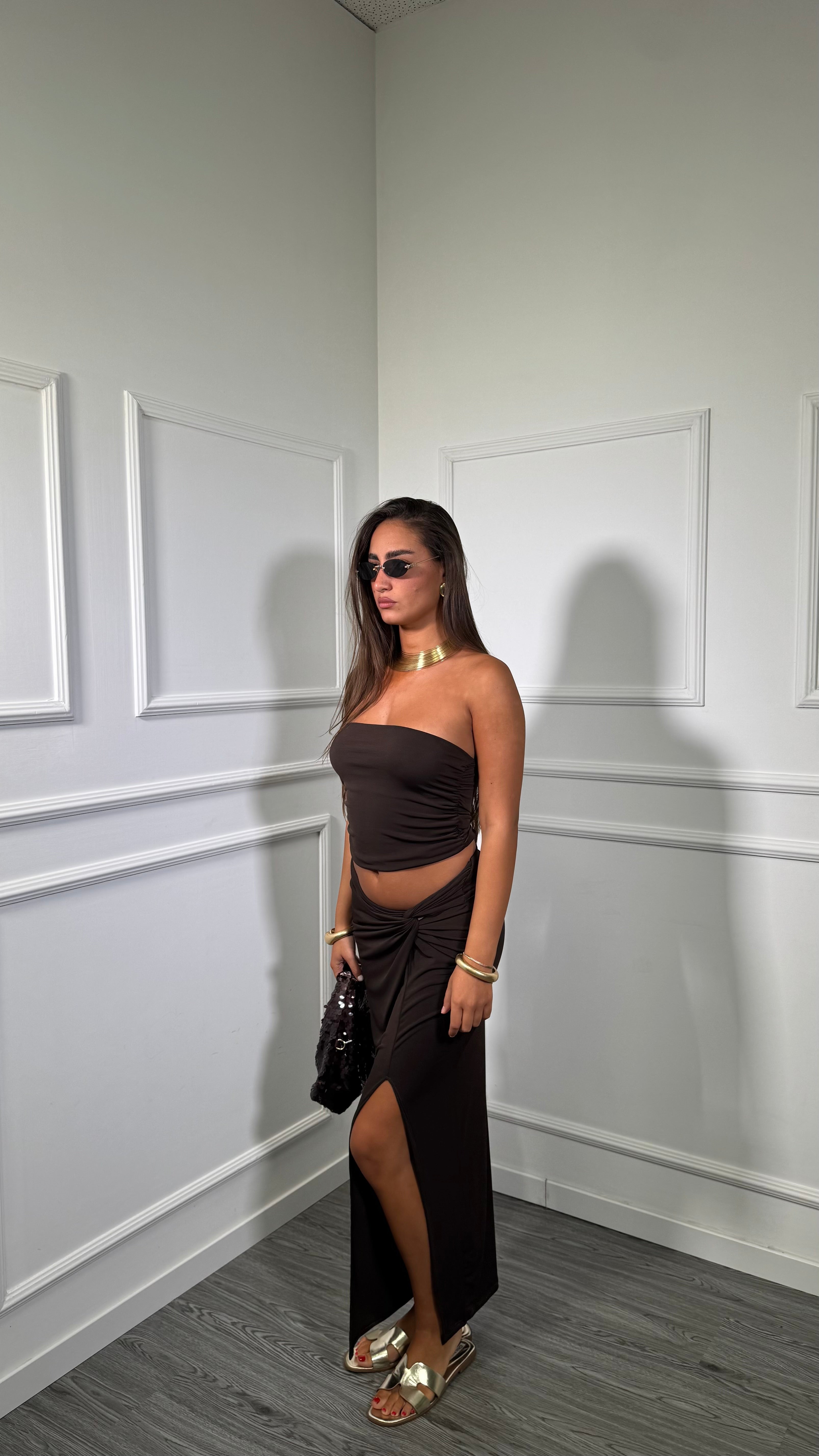Coordinato in lycra con nodo marrone