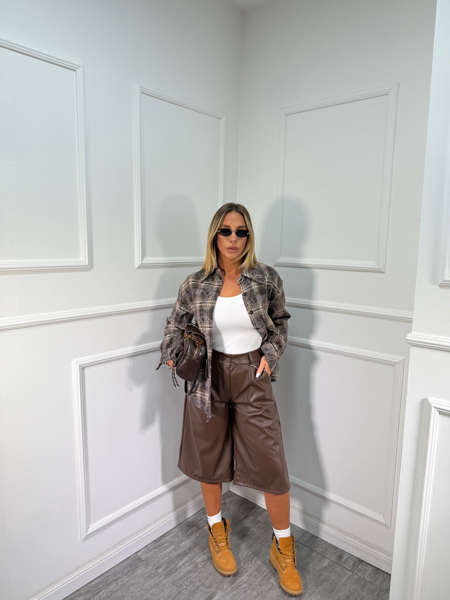 Bermuda in ecopelle Orlando marrone 18197