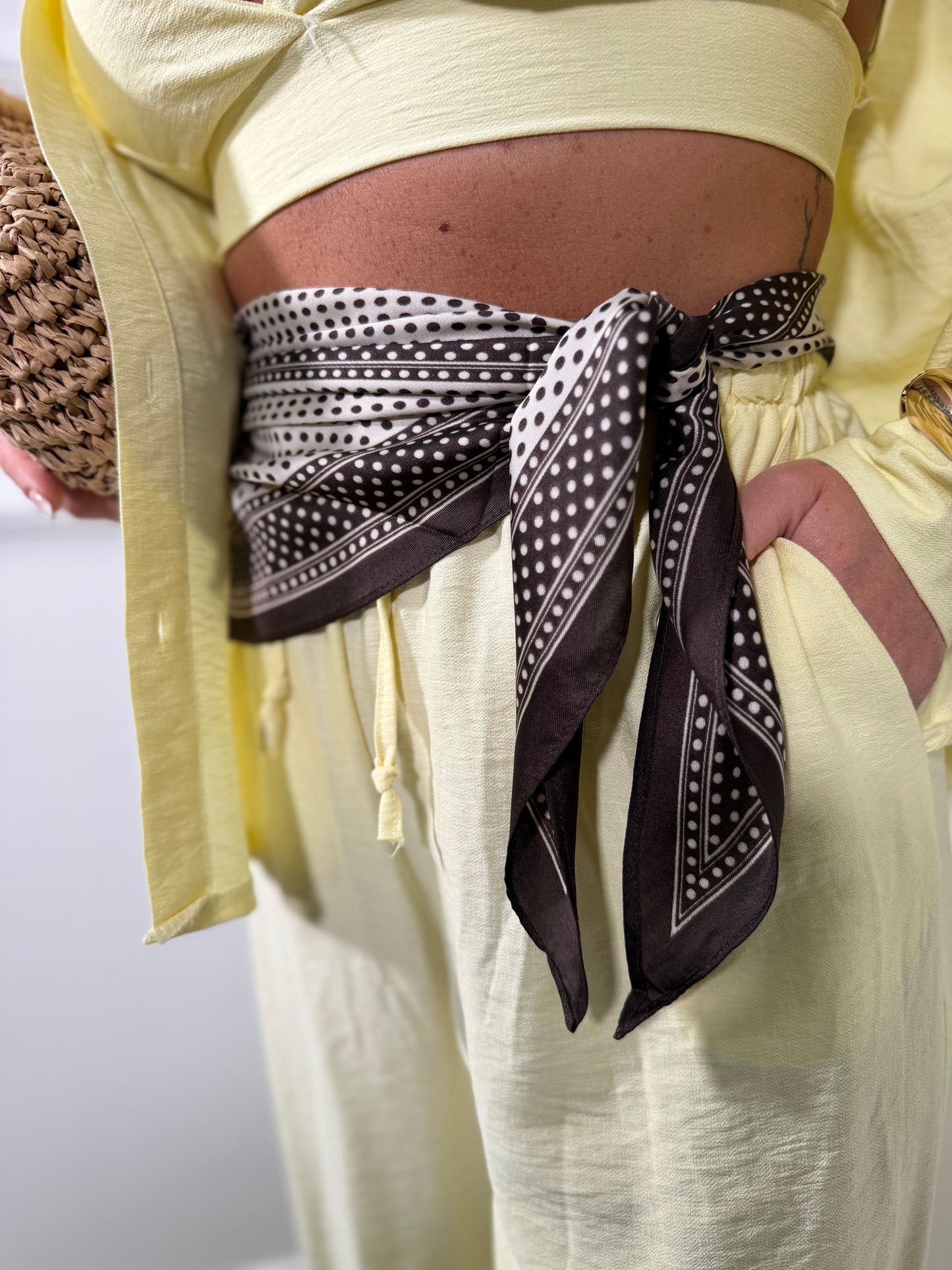 Foulard in satin a pois (vari colori)