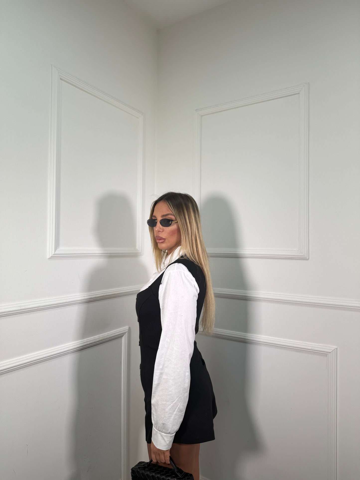 Jumpsuit con bottoni gioiello Brianna nera 45176