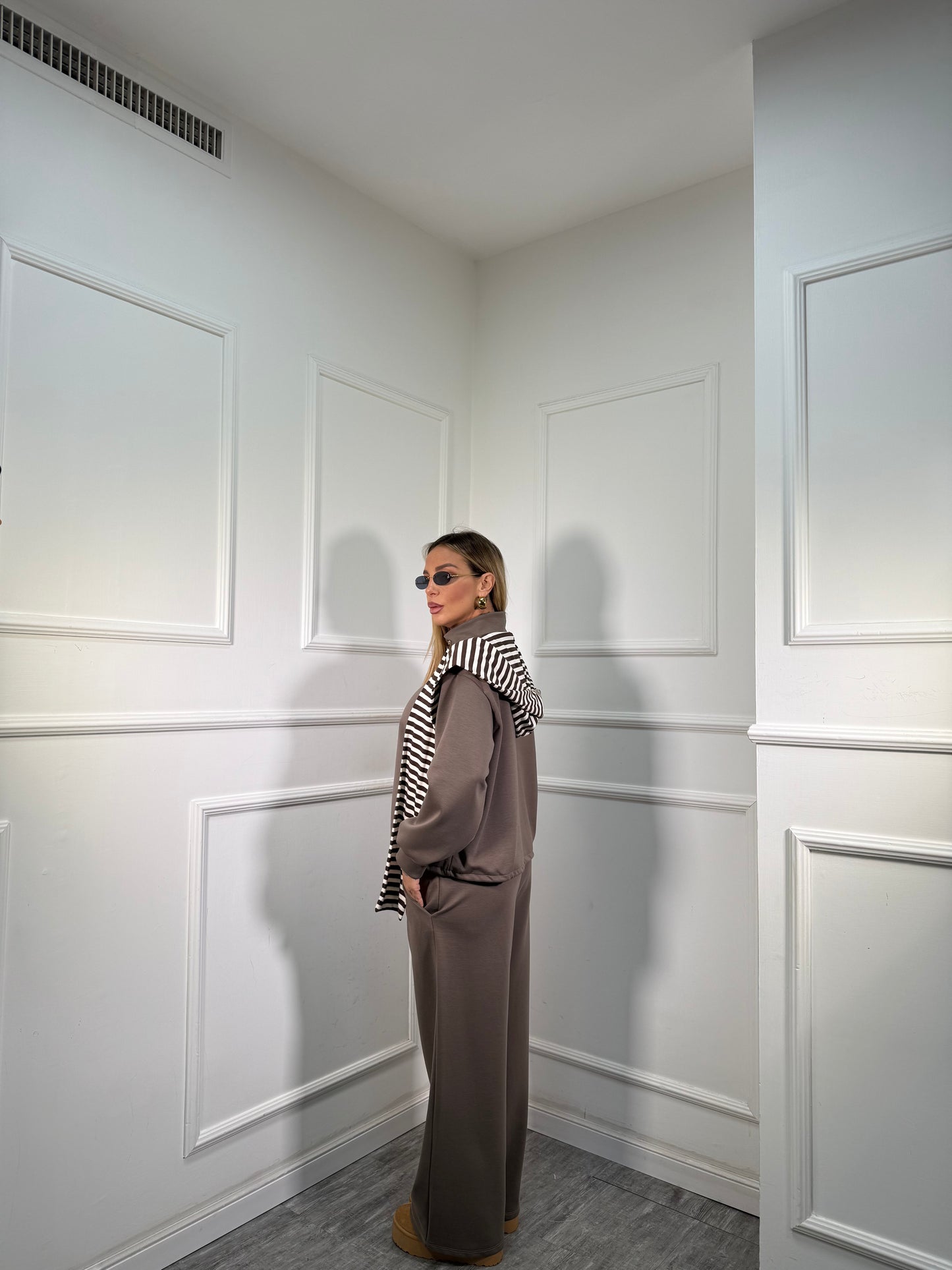 Coordinato in tuta Season taupe 21605