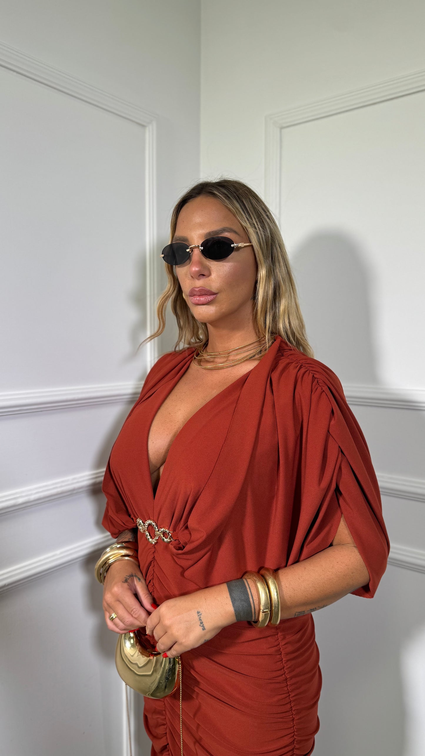 Abito midi drappeggiato (curvy) coccio