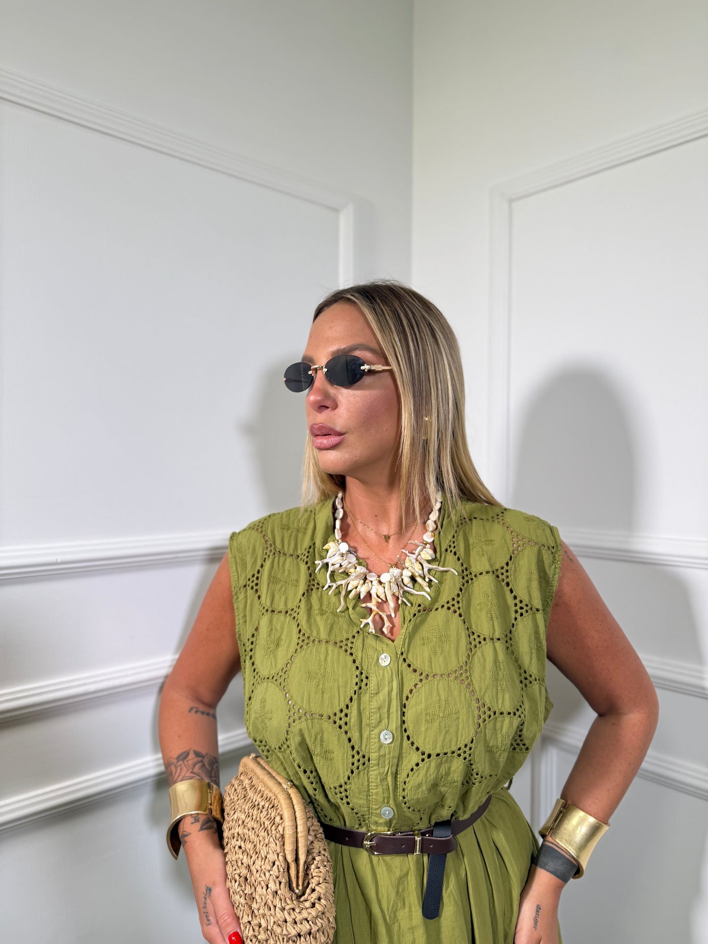 Abito midi in cotone pizzo San gallo con cintura verde acido kk10125