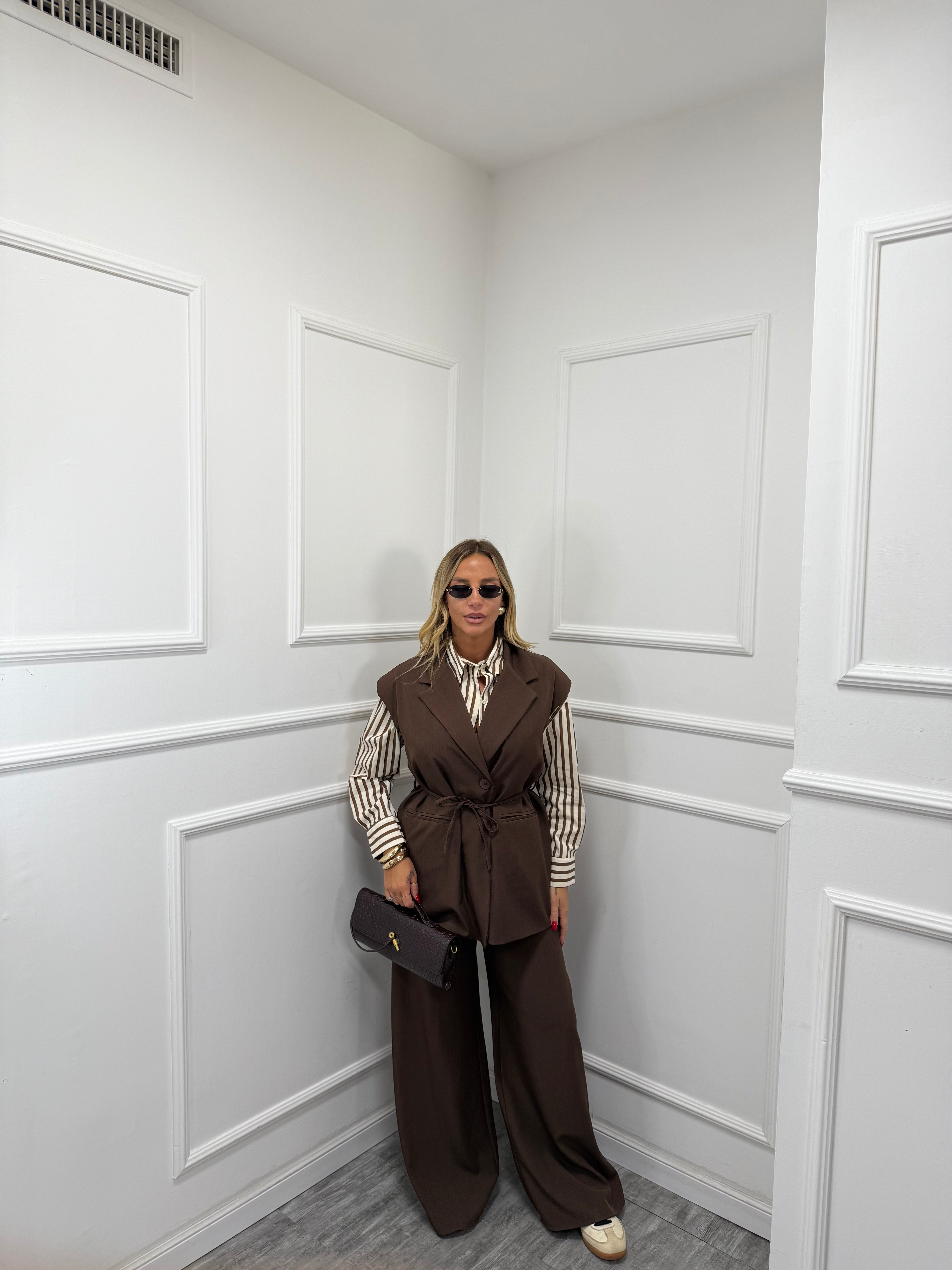 Tailleur con spalline Catrine cioccolato