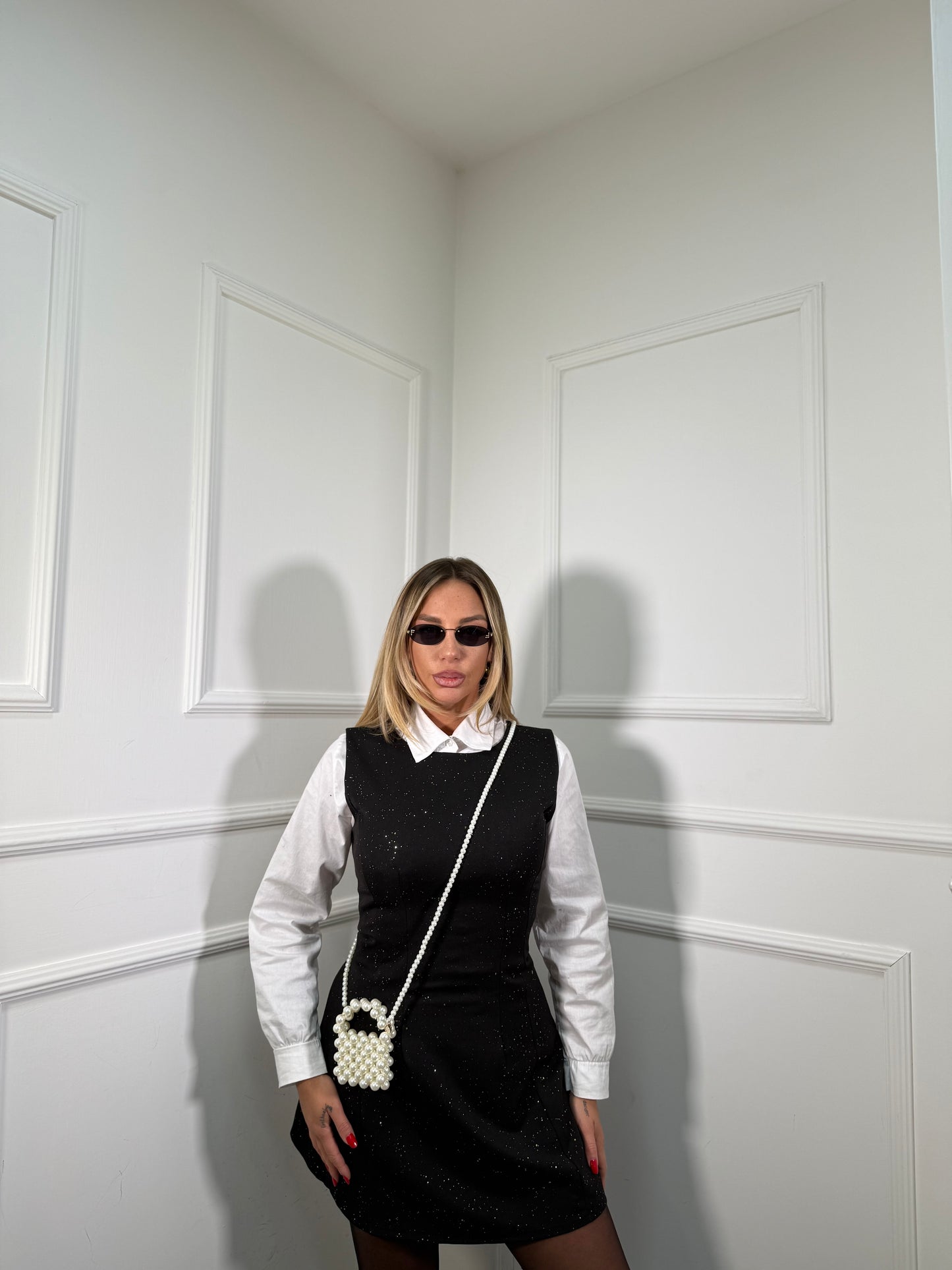 Abito smanicato con micro strass Kety nero my58399