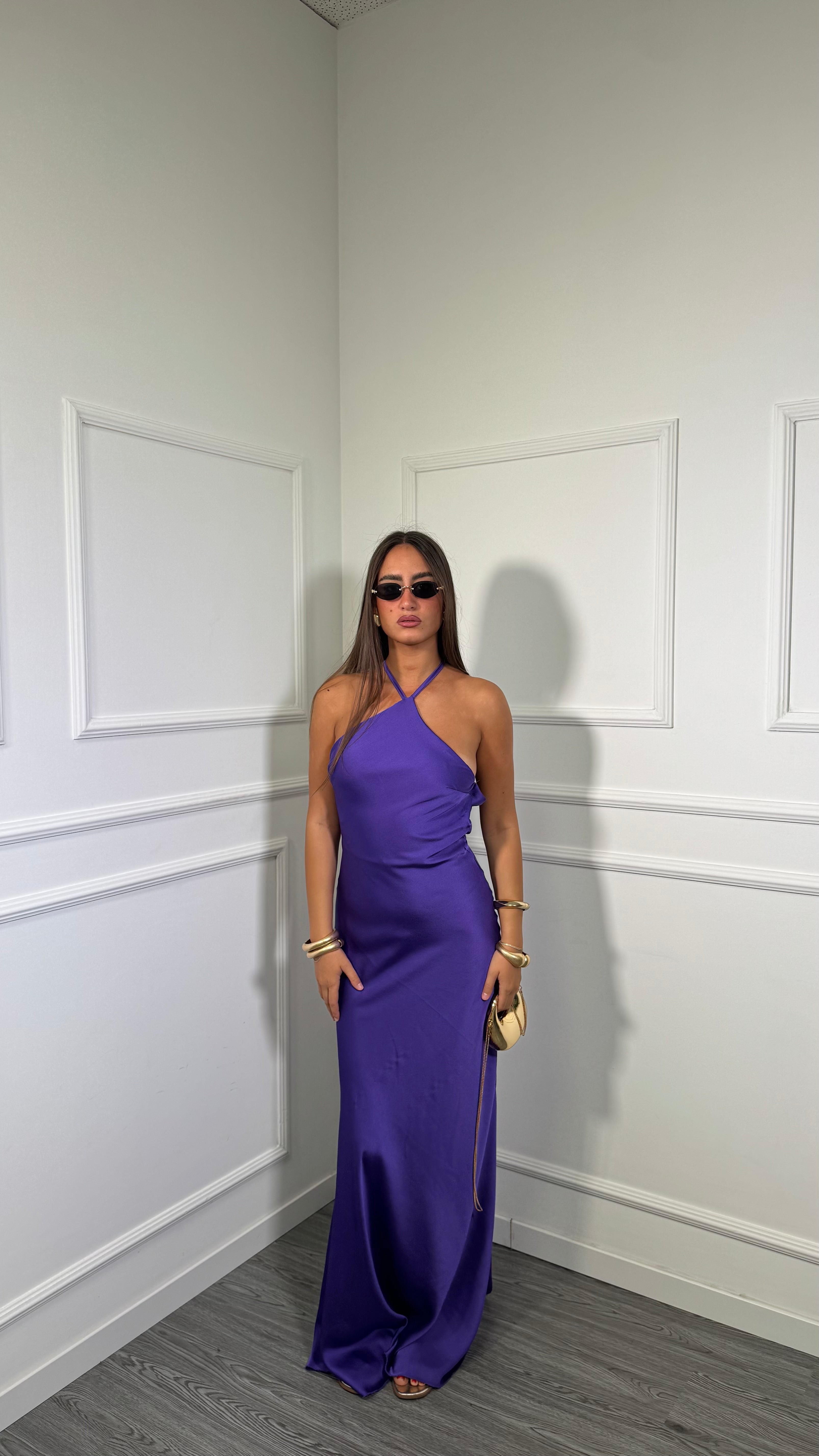 Abito lungo in satin scollo sul retro viola 60536