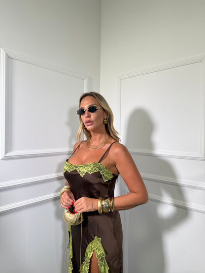 Abito lungo in satin con pizzo Conca cioccolato hp10238
