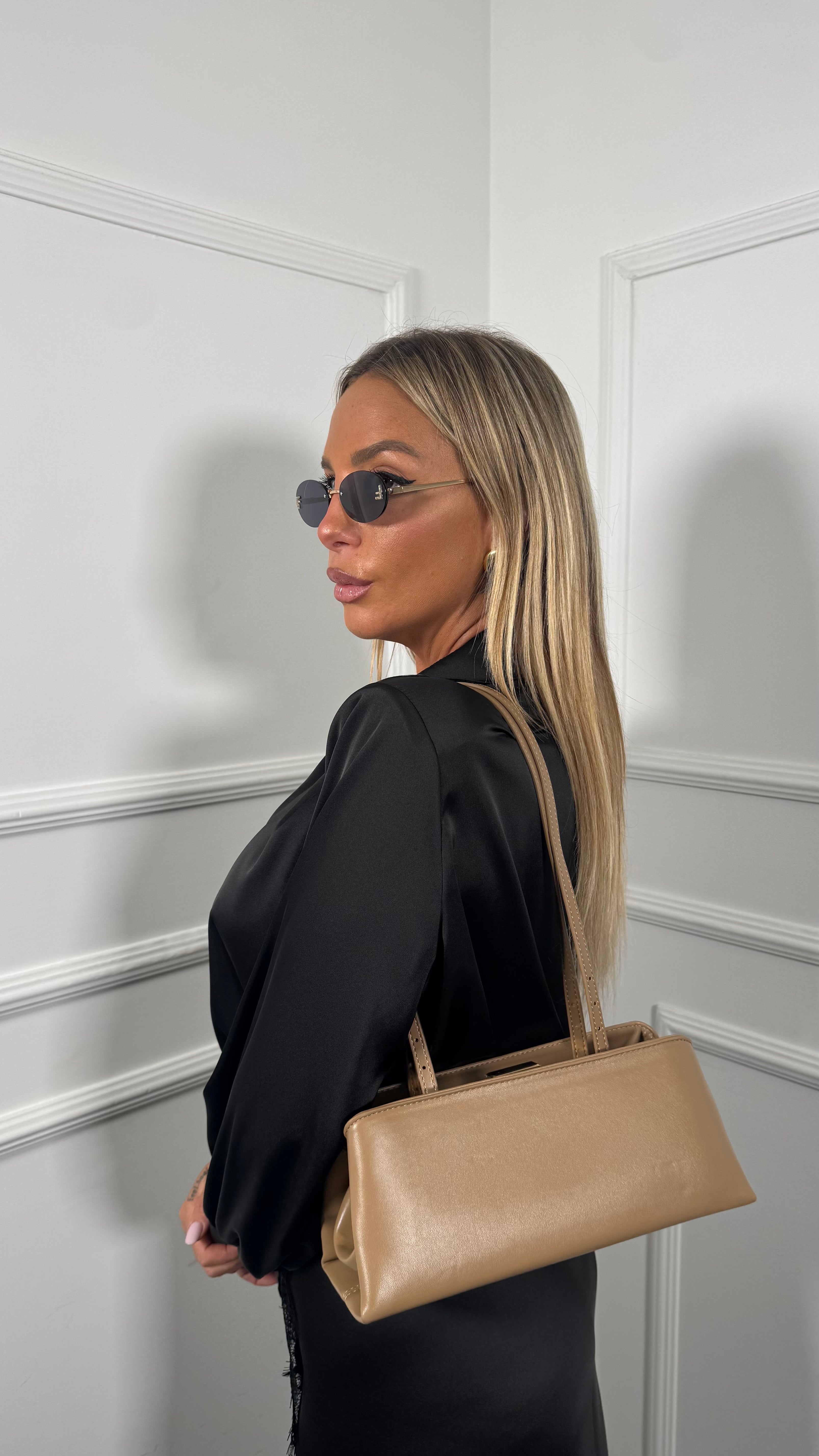Clatch in ecopelle con tracolla beige