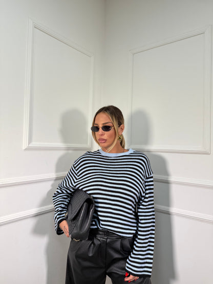 Pullover in maglia a righe manica campana azzurro/nero 025835