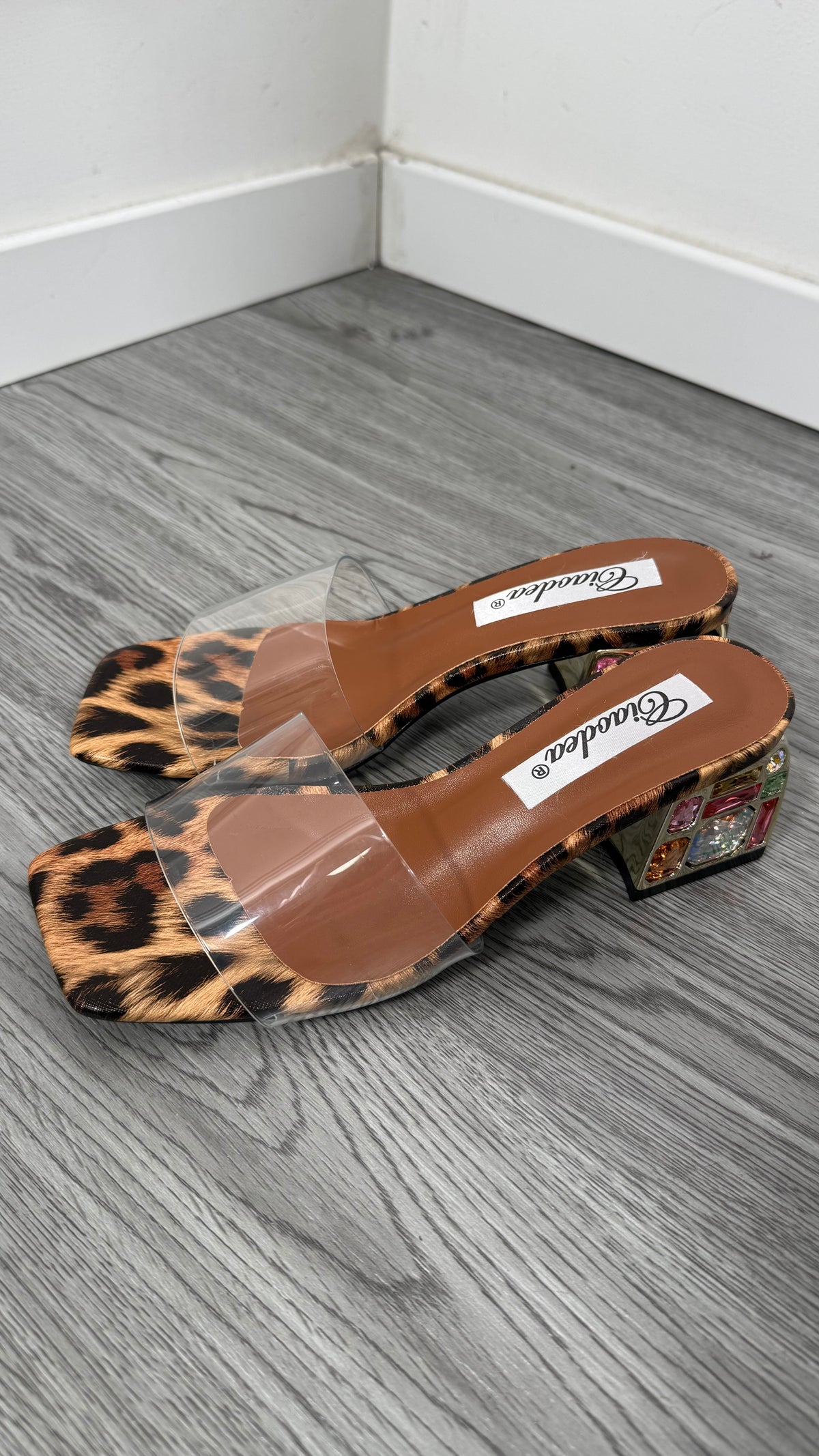 Sandalo maculato con strass