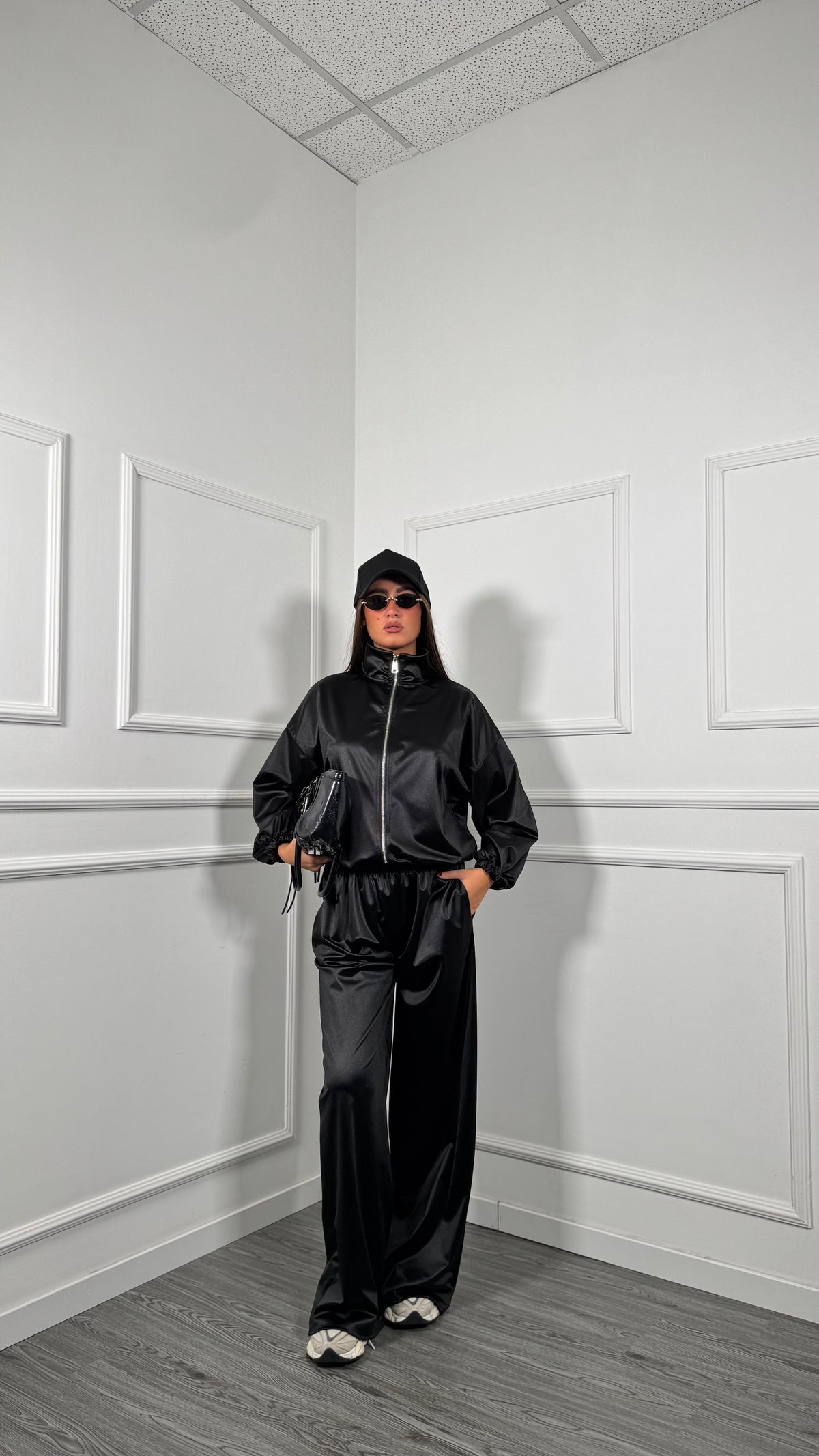 Coordinato tuta in raso Glow nero m8776
