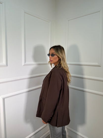 Blazer oversize con spacchetti laterali e spalline imbottite cioccolato 87267