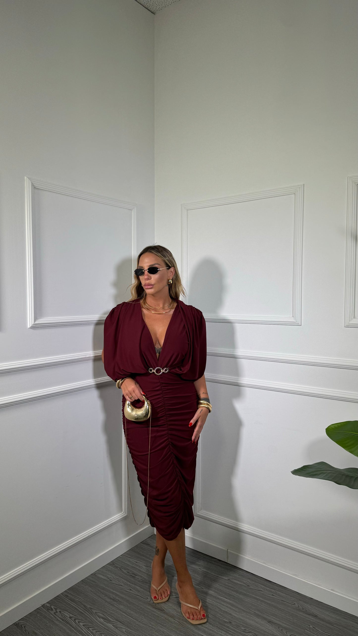 Abito midi drappeggiato (curvy) bordeaux