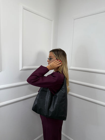 Borsa intrecciata a spalla con pochette nera