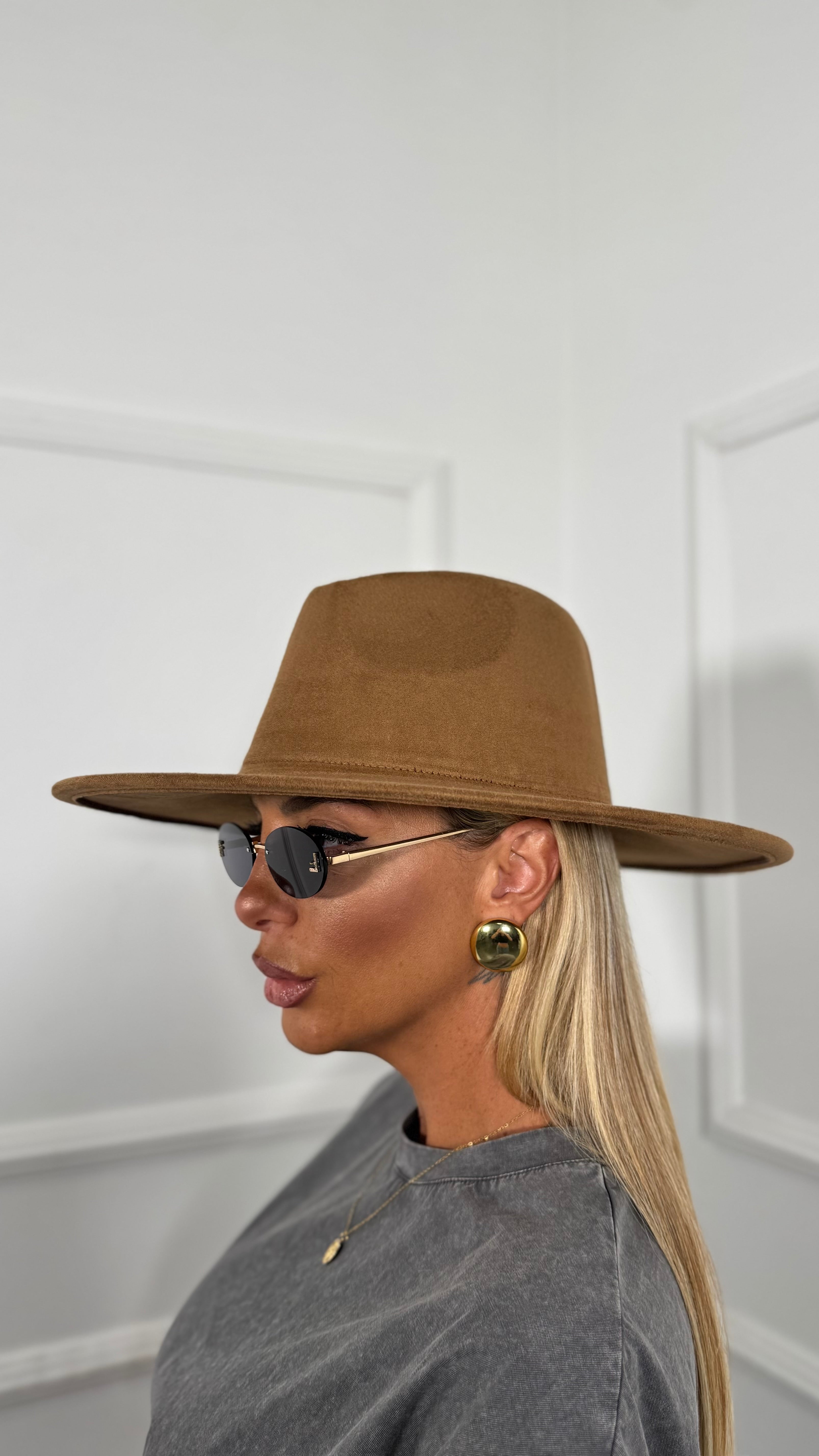 Cappello eco camoscio falda larga camel