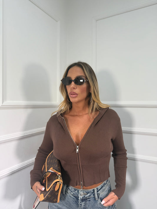 Maglioncino a costine con zip e cappuccio cioccolato 0828
