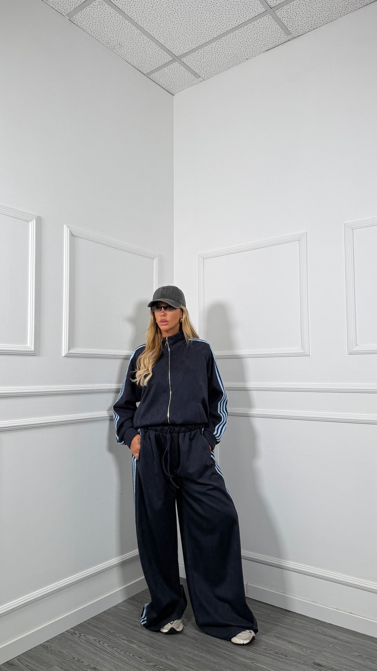 Coordinato tuta ecocamoscio Curvy Smith blu 9182